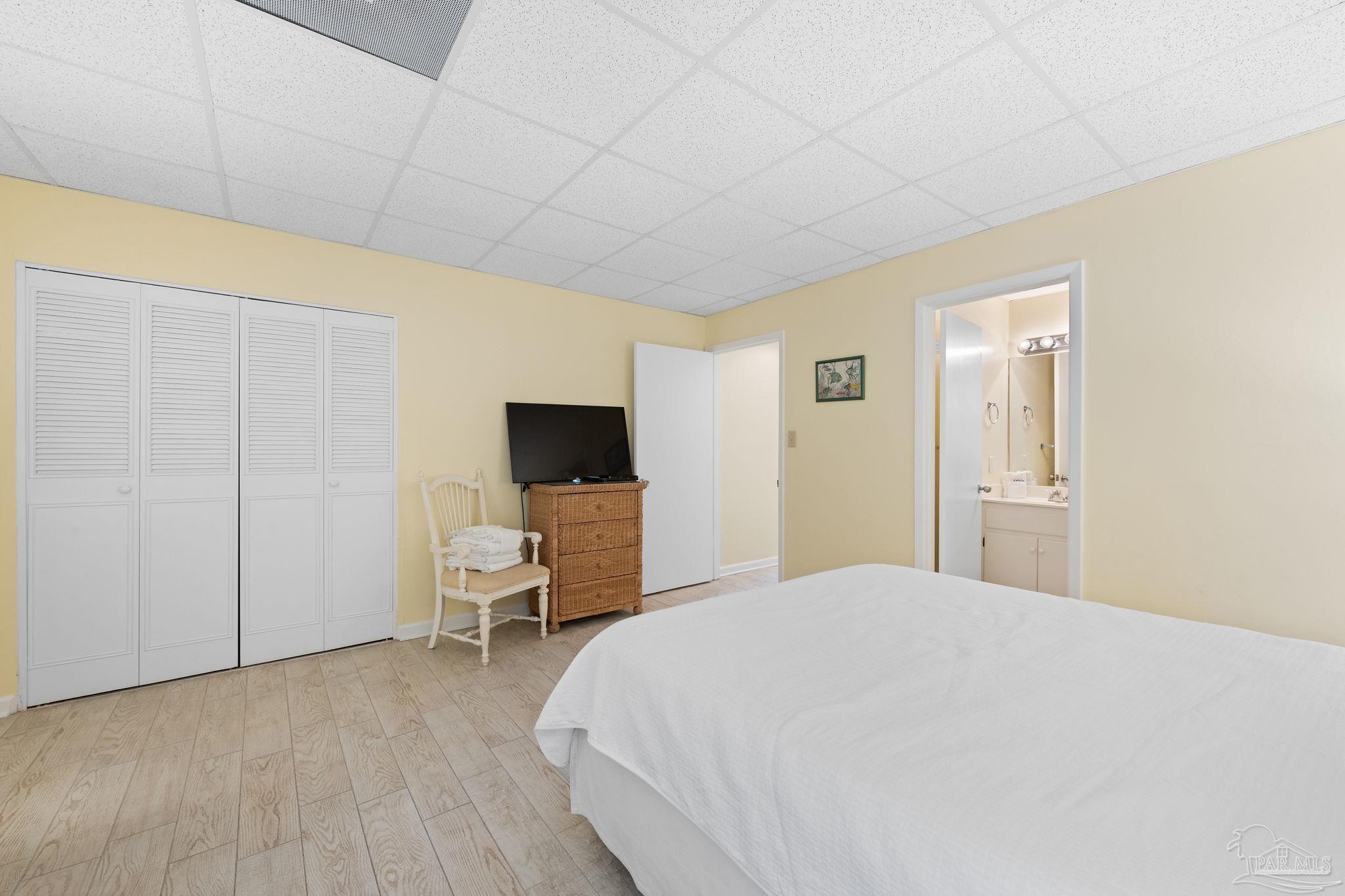 999 Ft Pickens Rd # 108