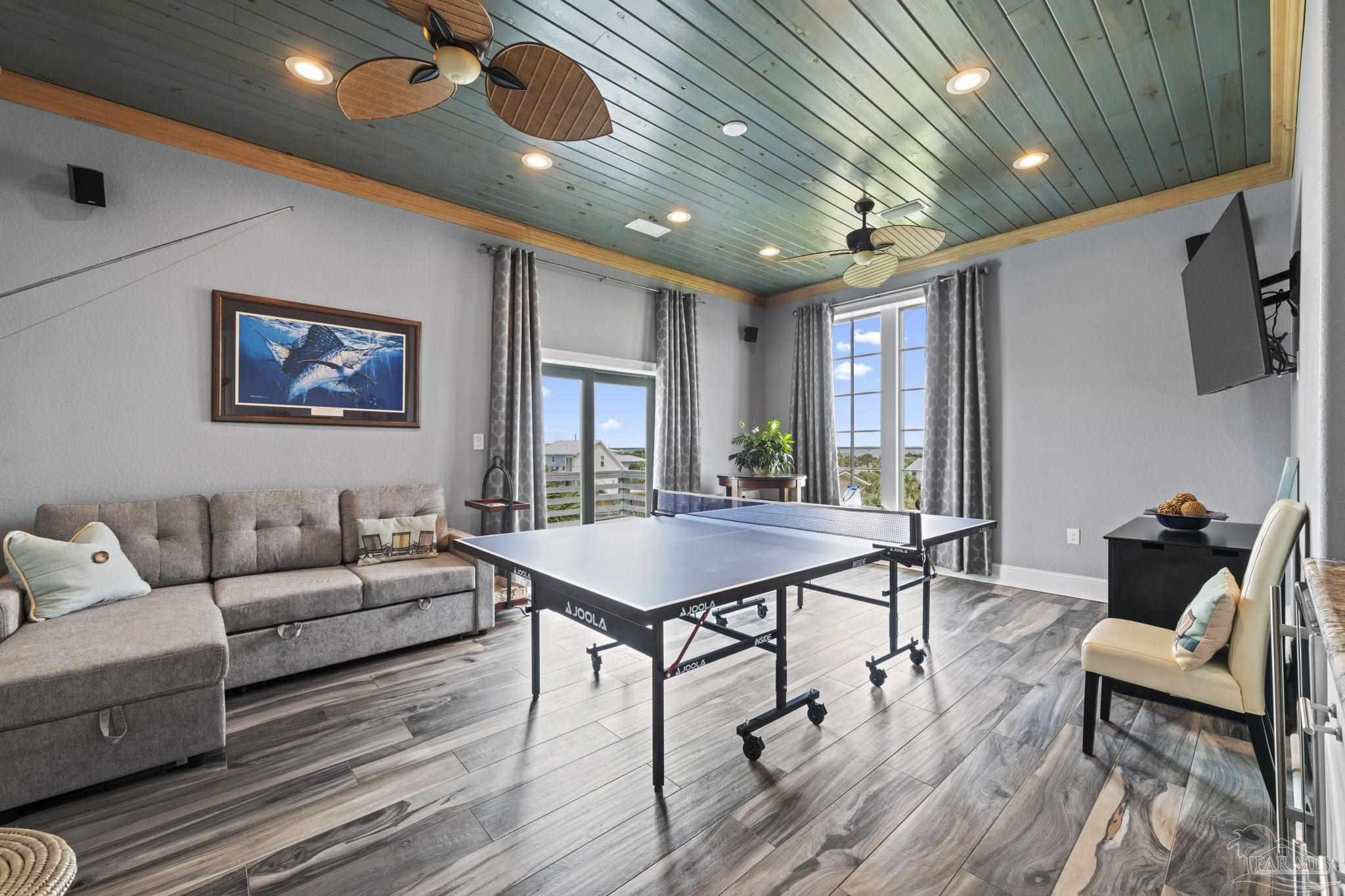 1409 Ariola Dr
