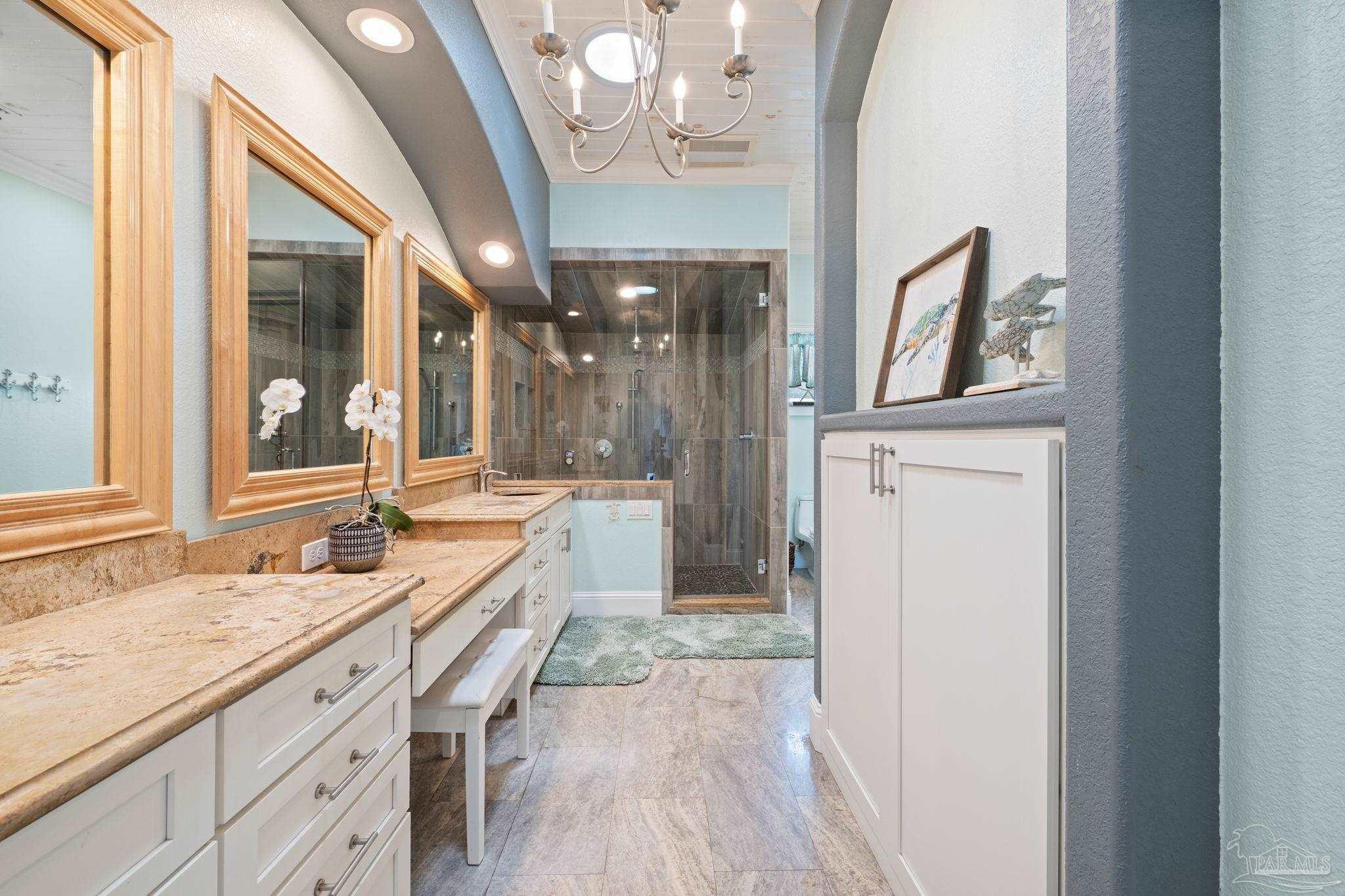 1409 Ariola Dr