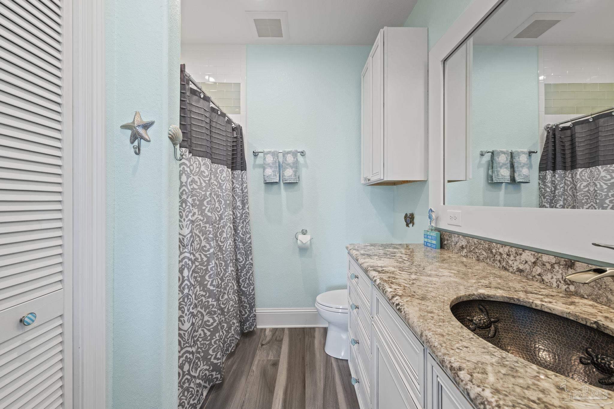 1409 Ariola Dr
