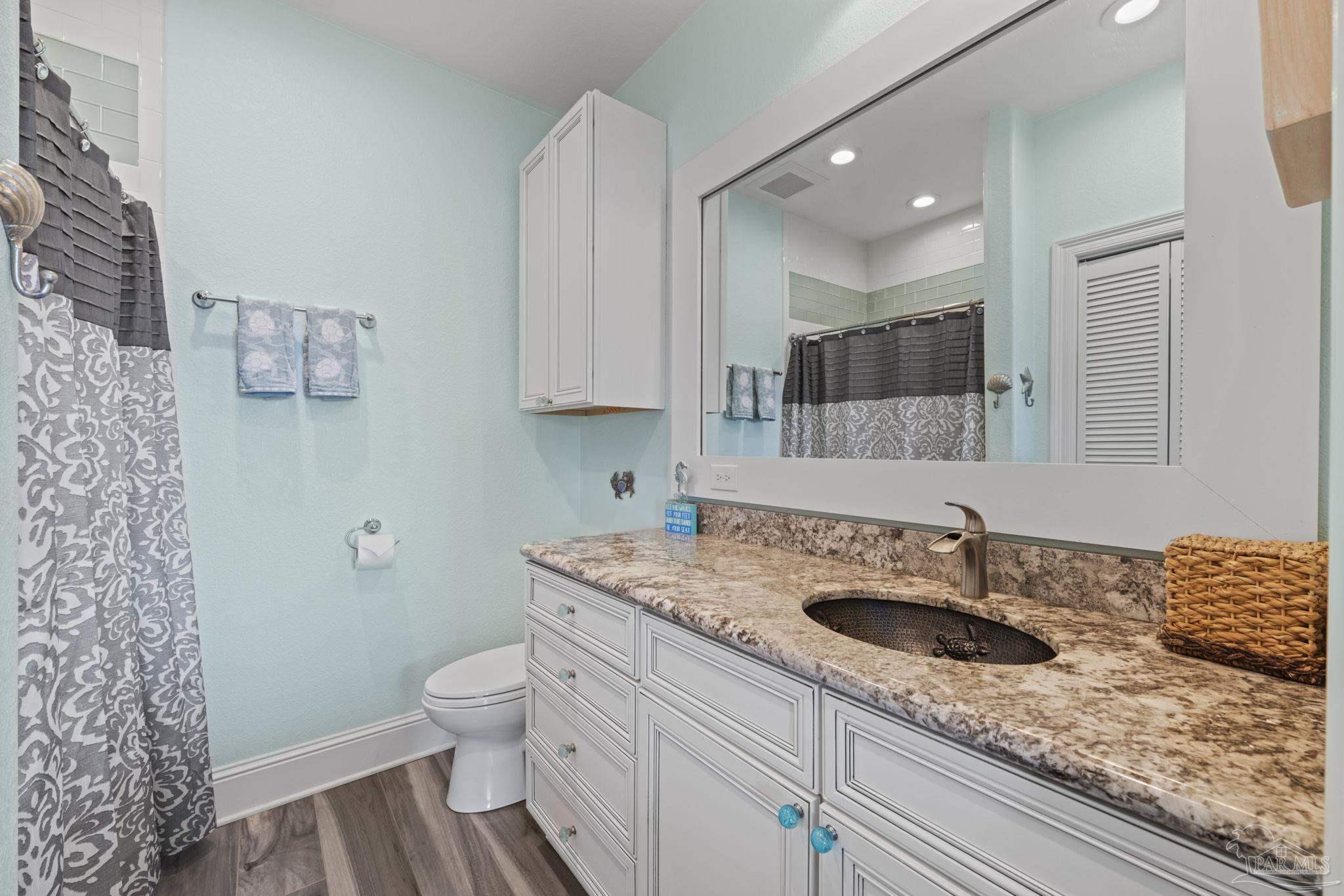 1409 Ariola Dr