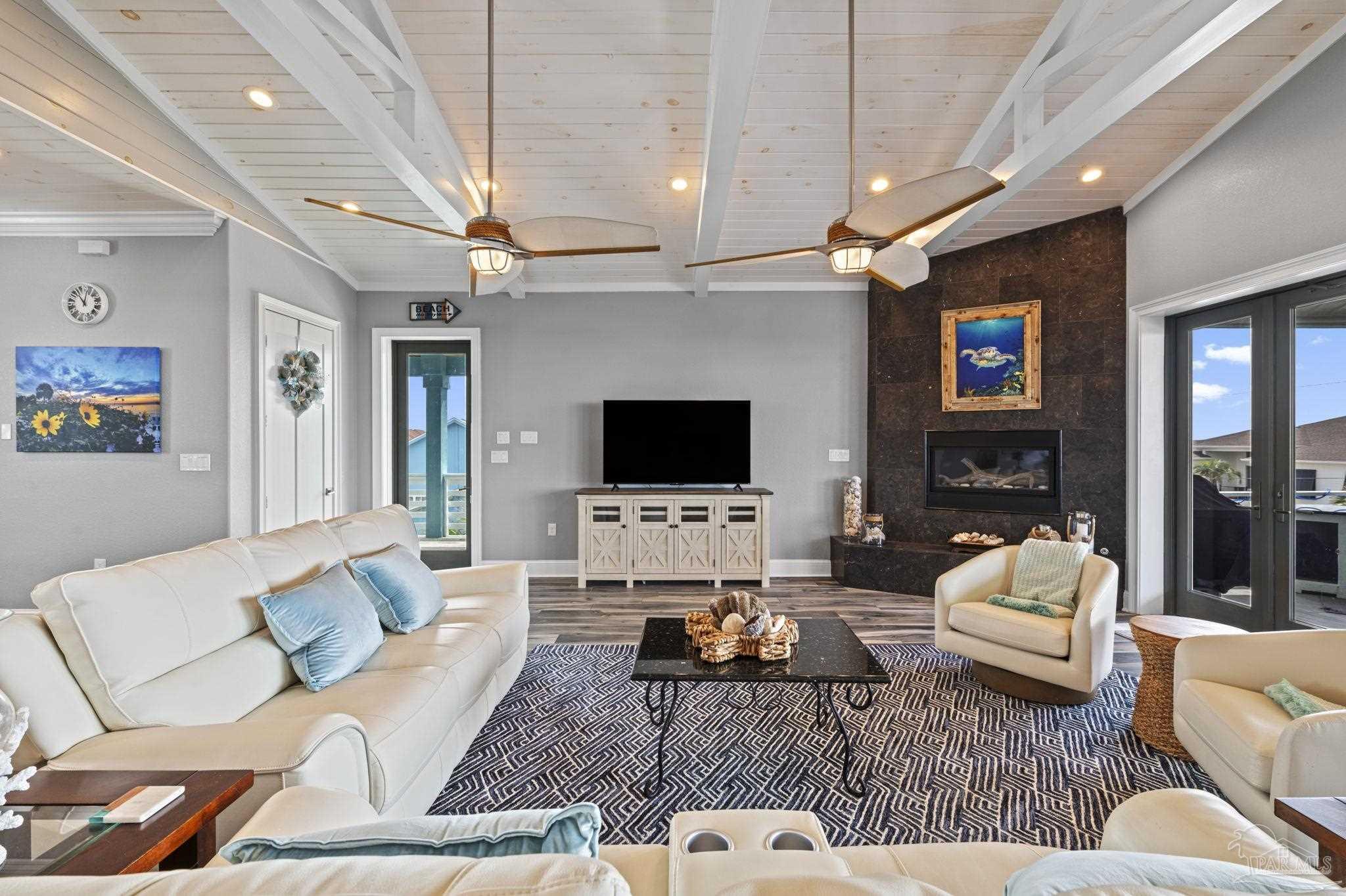 1409 Ariola Dr