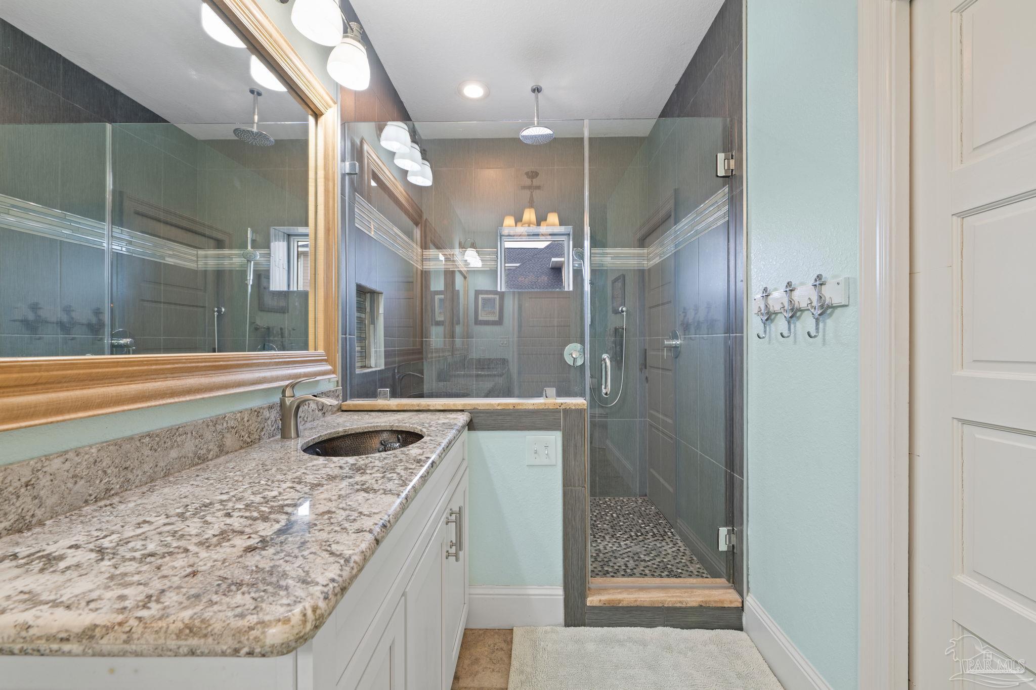 1409 Ariola Dr
