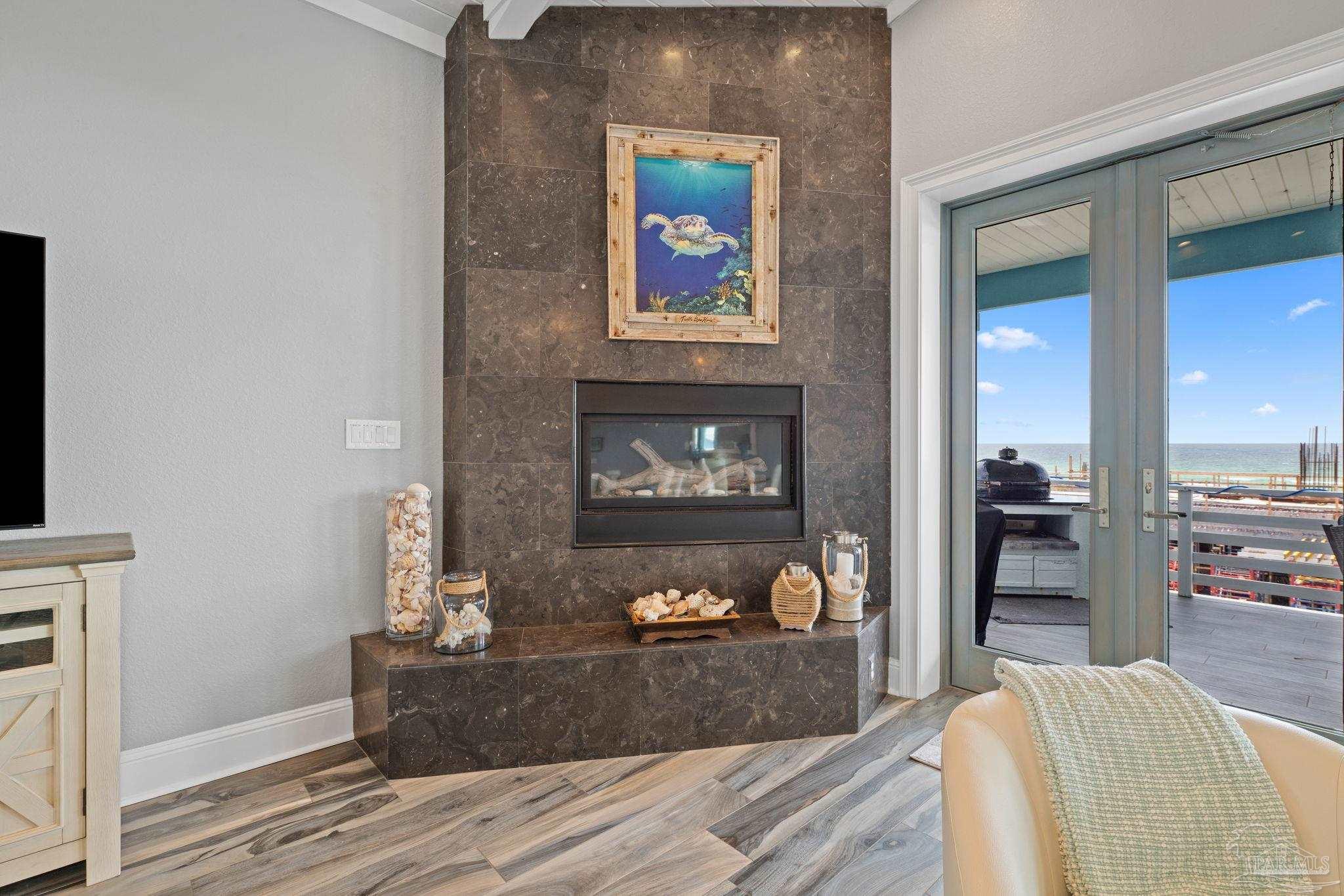 1409 Ariola Dr