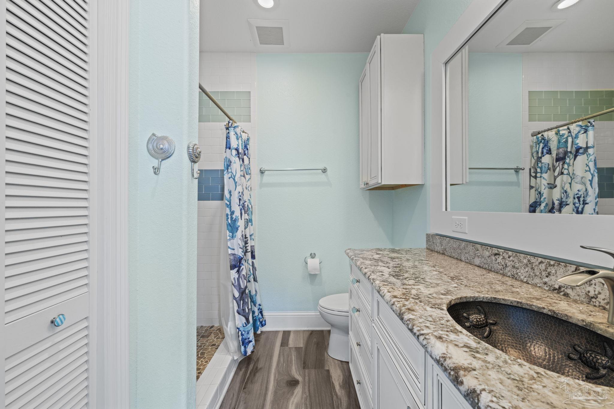 1409 Ariola Dr