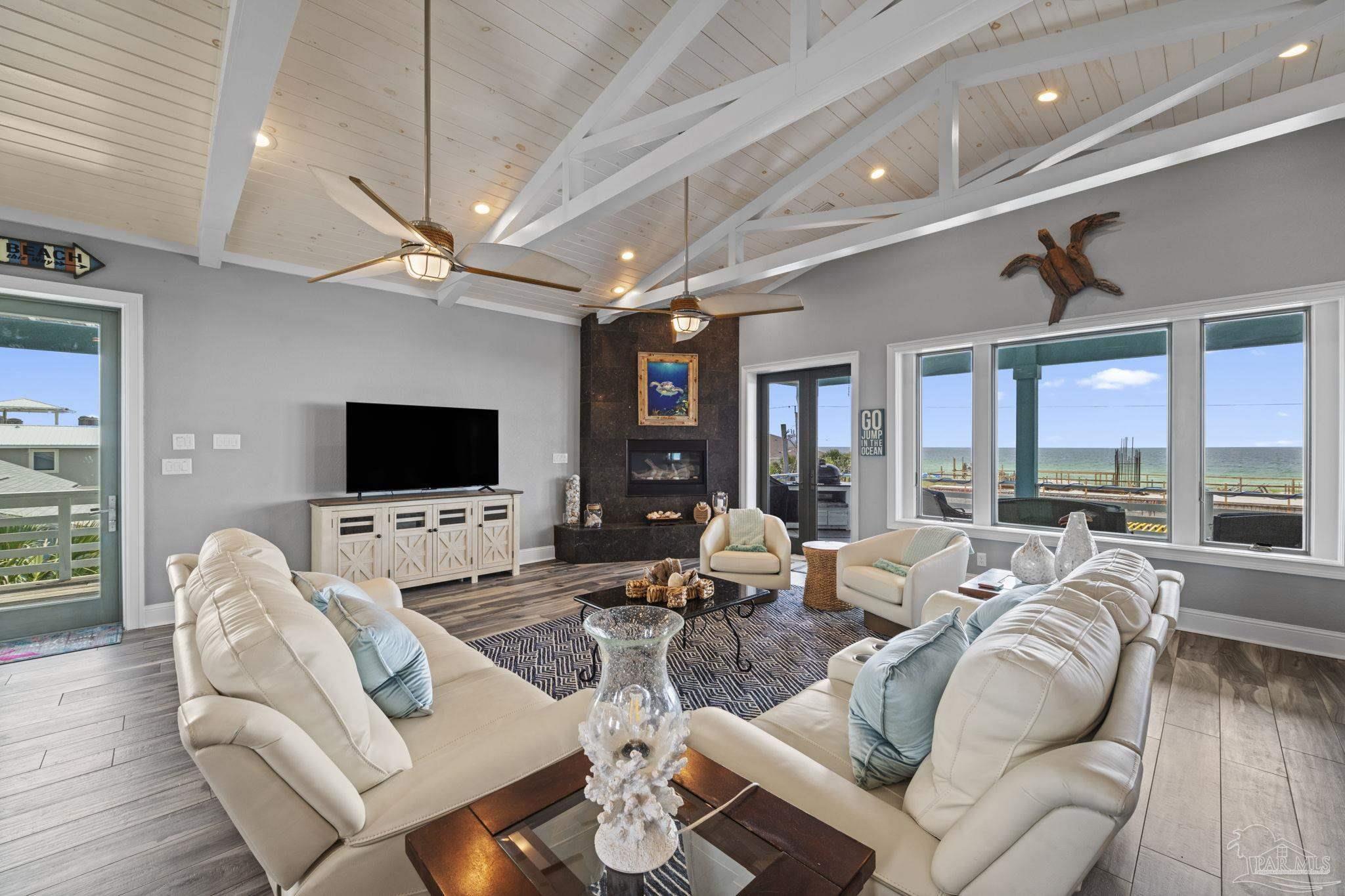 1409 Ariola Dr