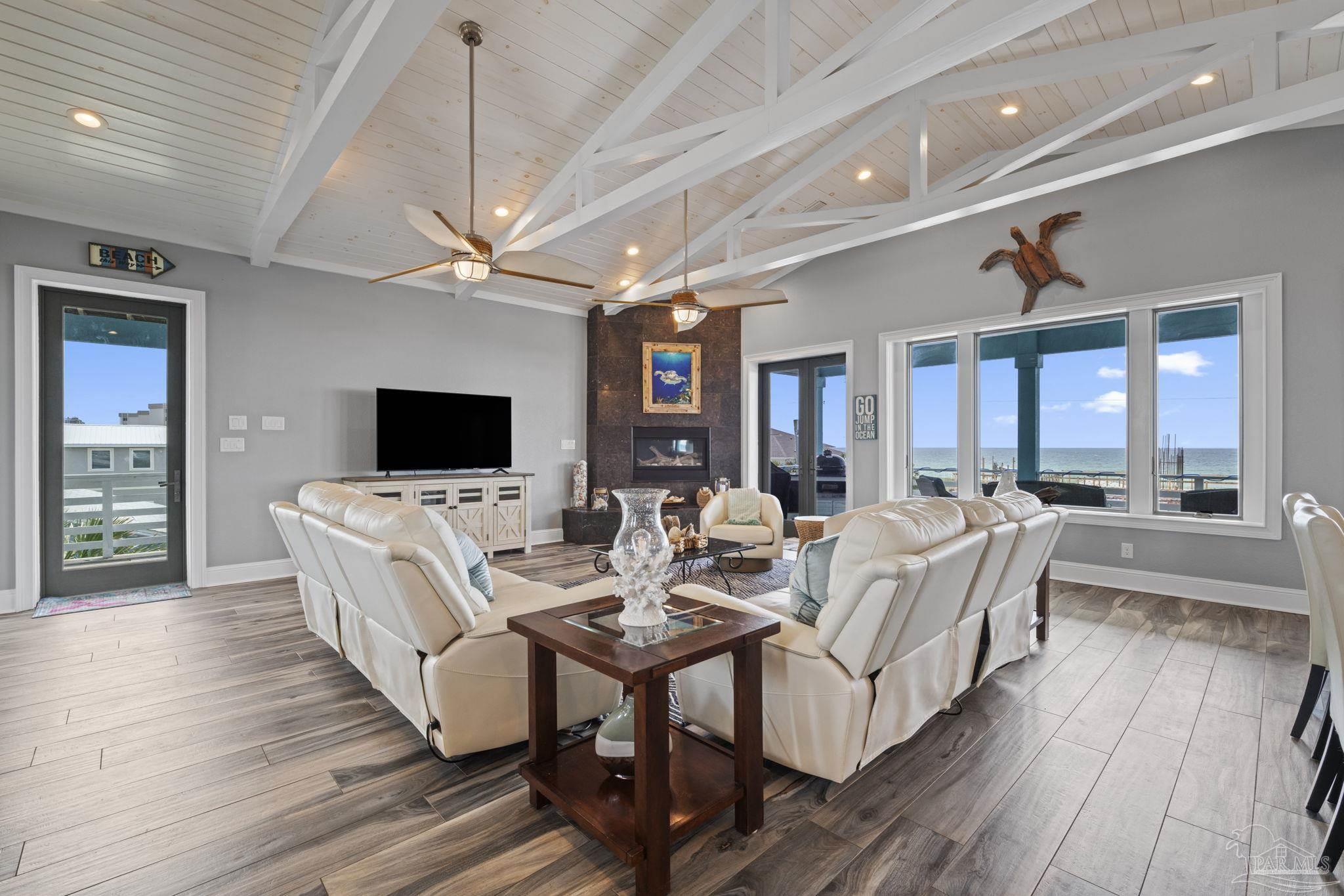 1409 Ariola Dr