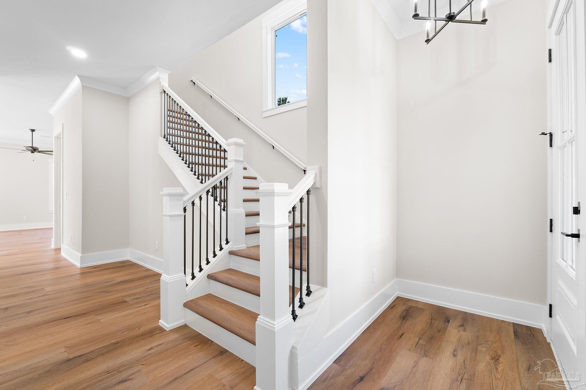 1619 E De Soto St