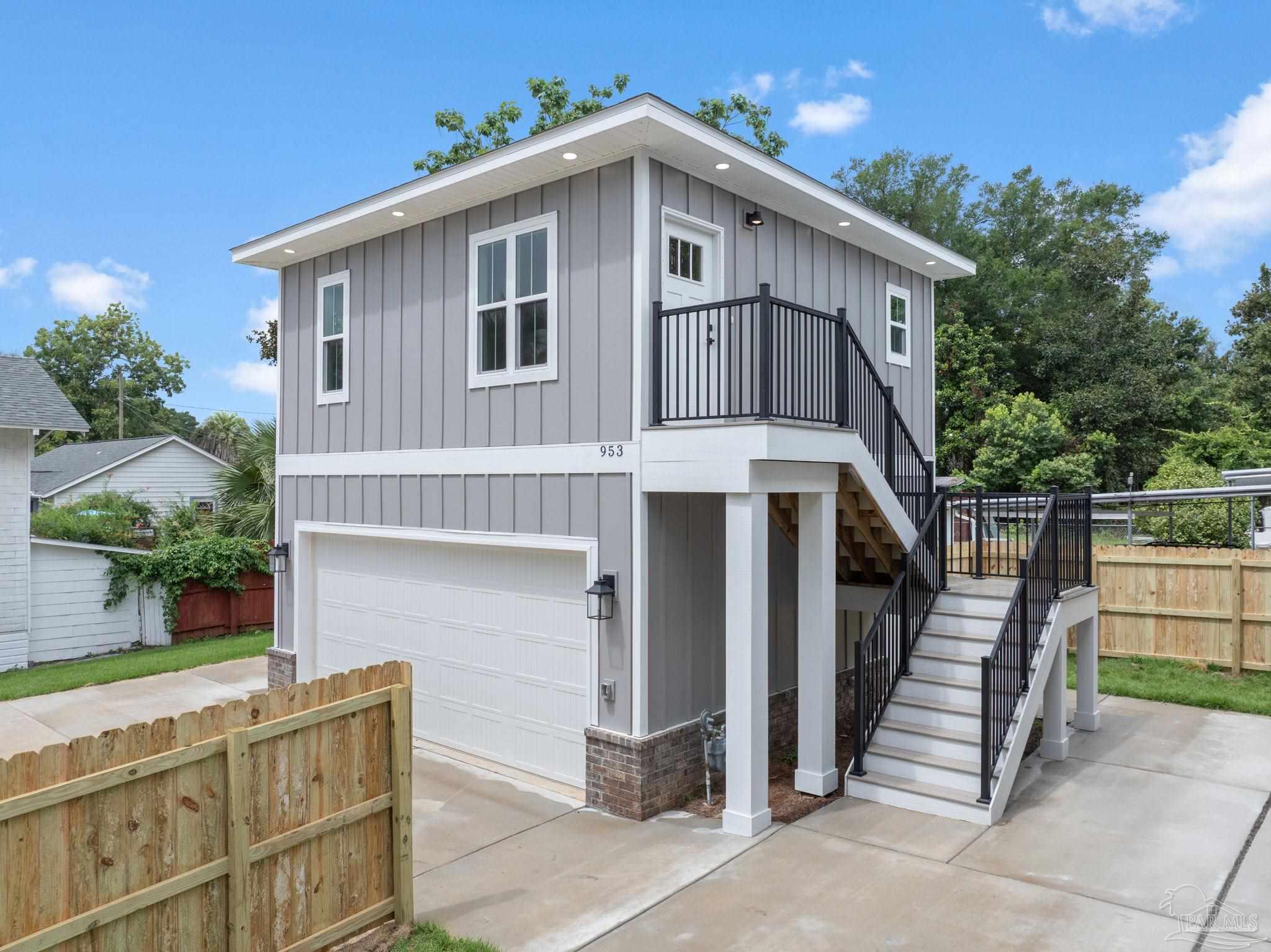 1619 E De Soto St