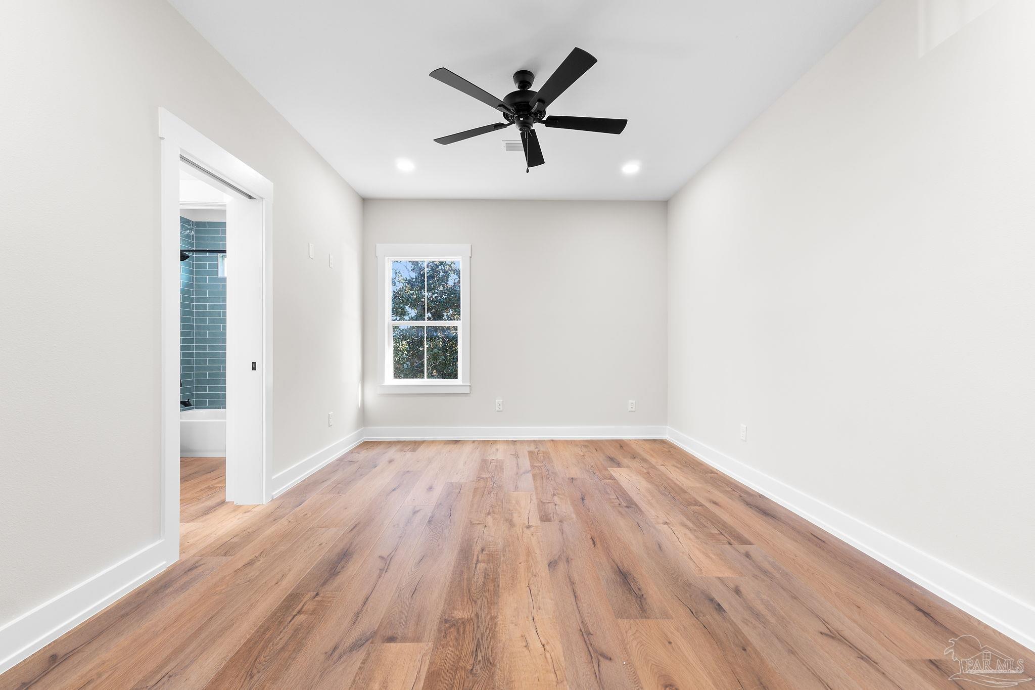 1619 E De Soto St