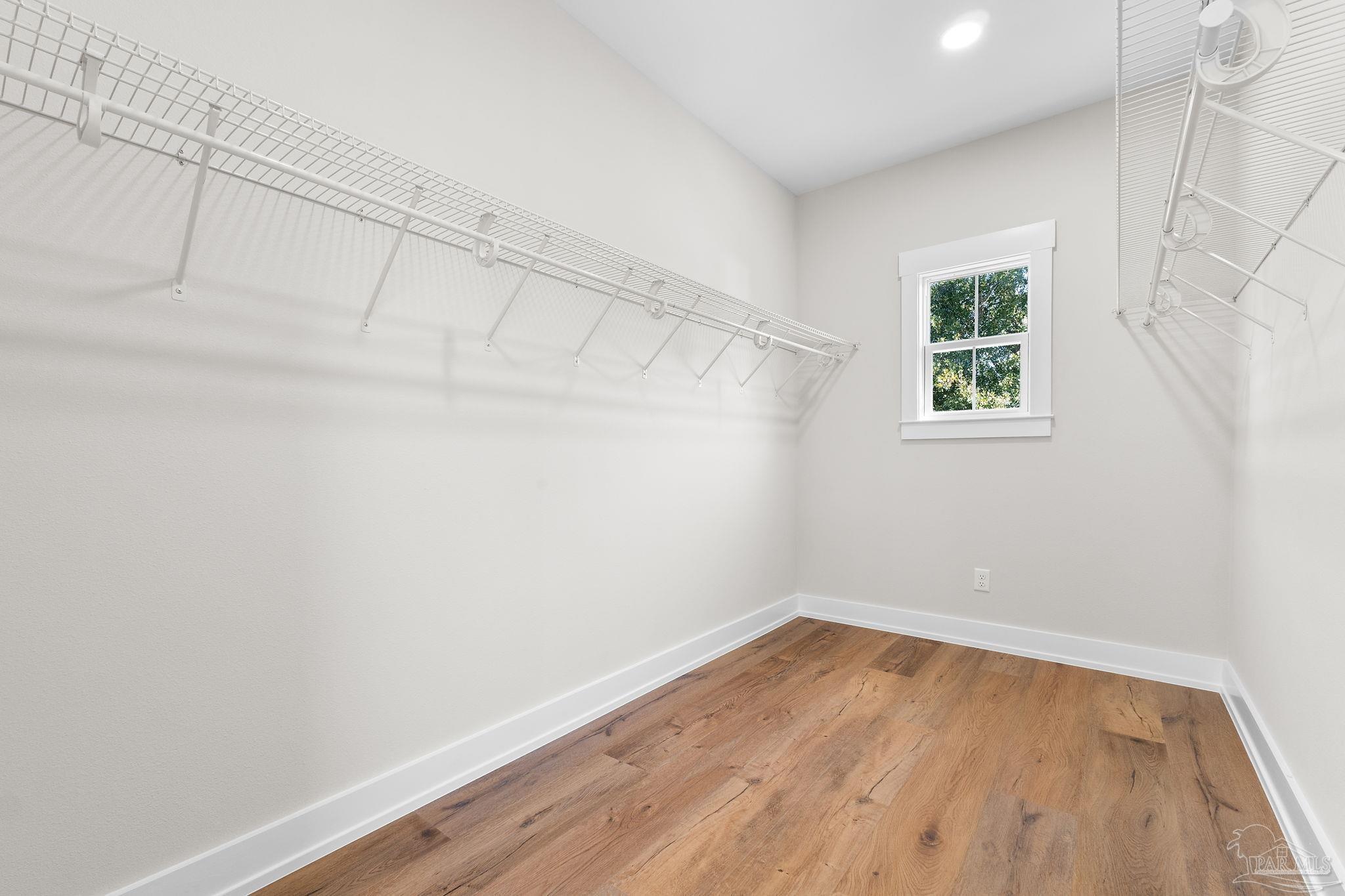 1619 E De Soto St