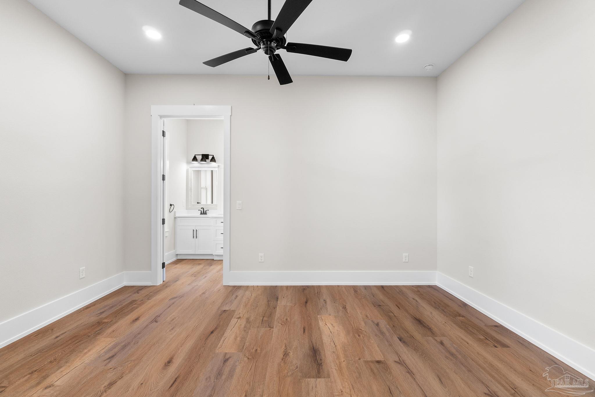 1619 E De Soto St