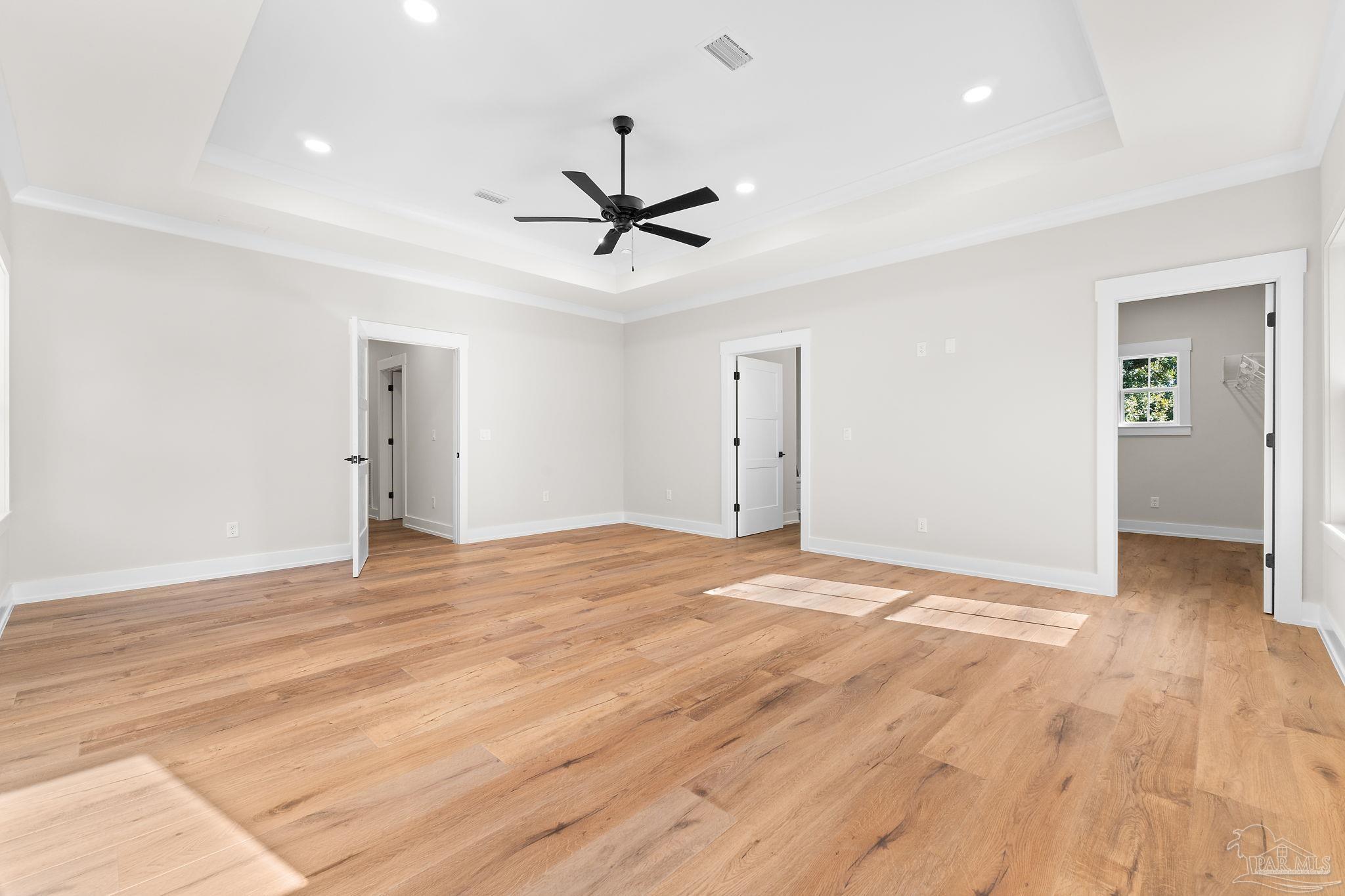1619 E De Soto St