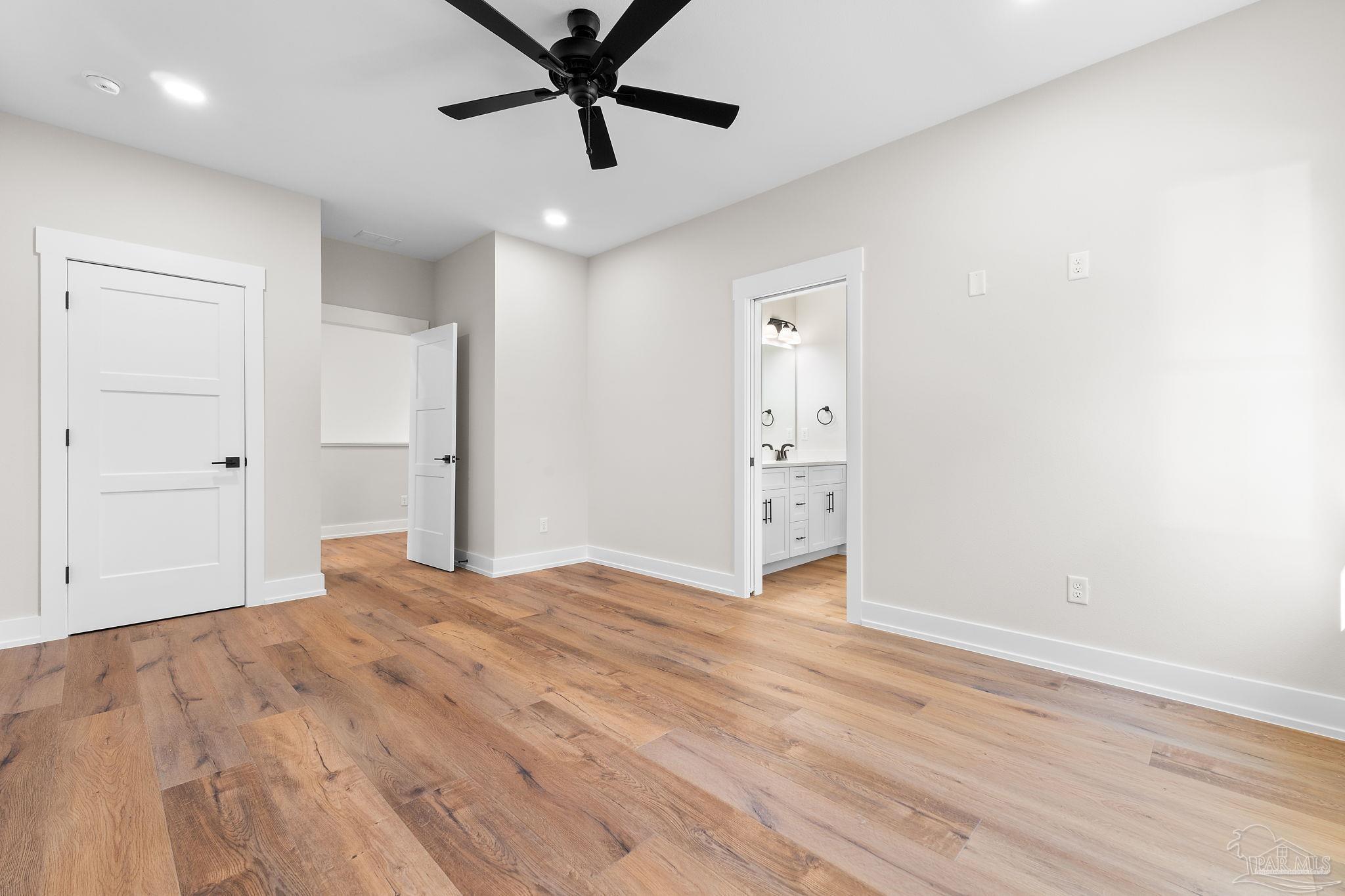 1619 E De Soto St