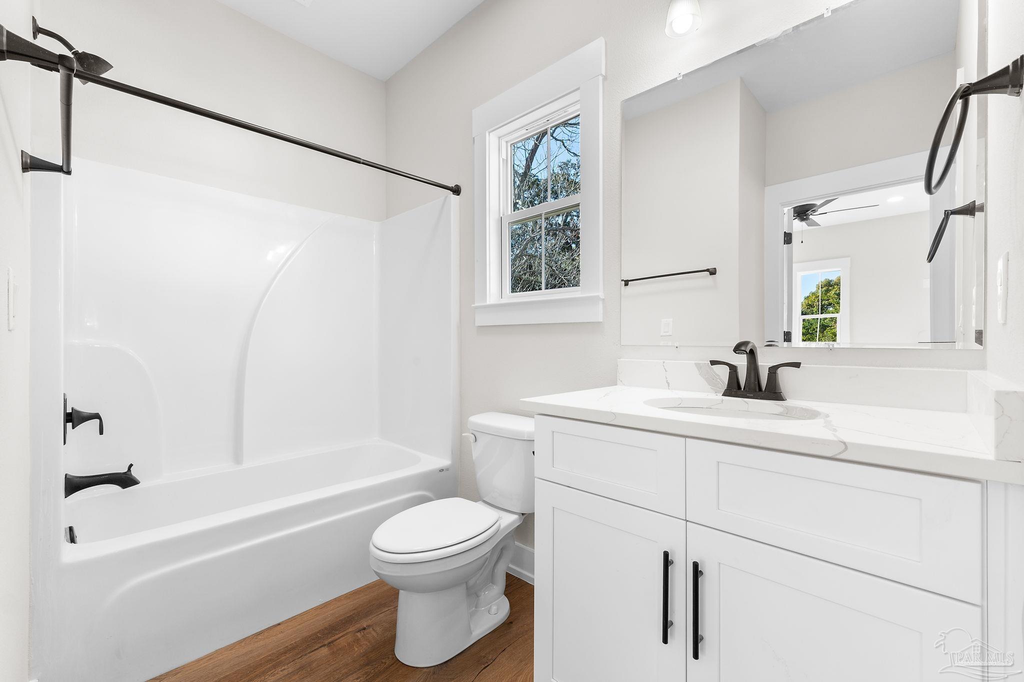 1619 E De Soto St