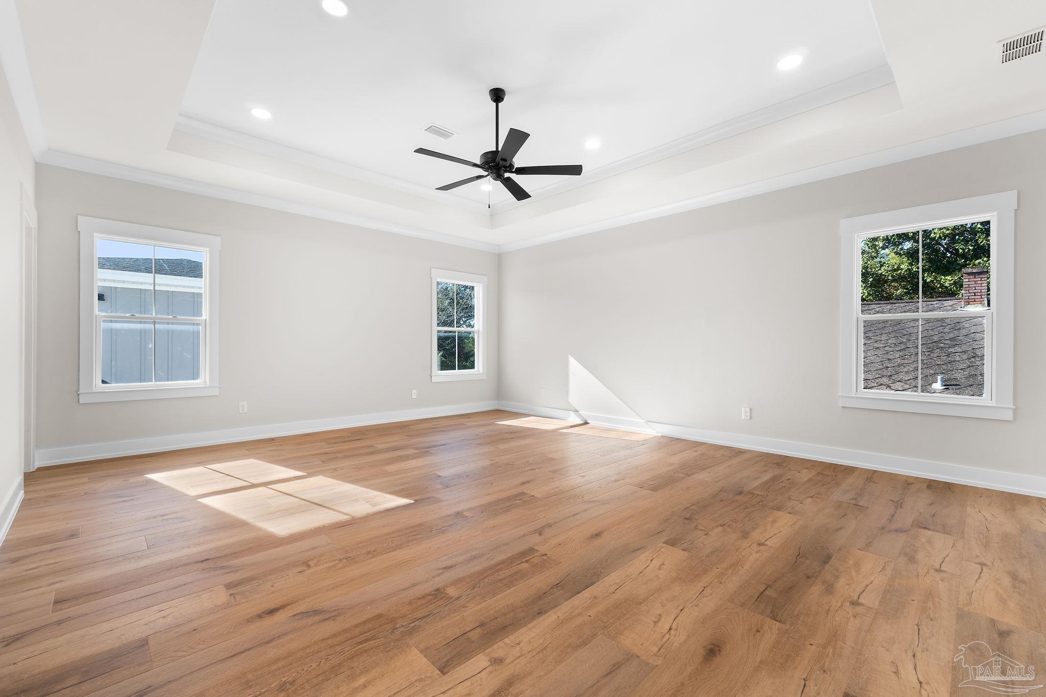 1619 E De Soto St