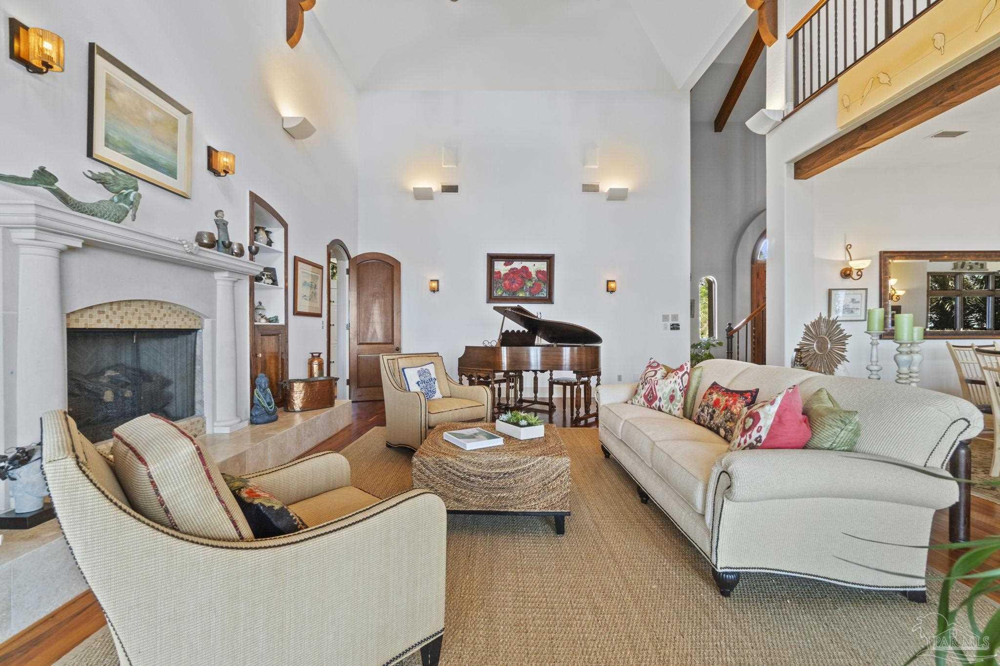 1203 Soundview Trl