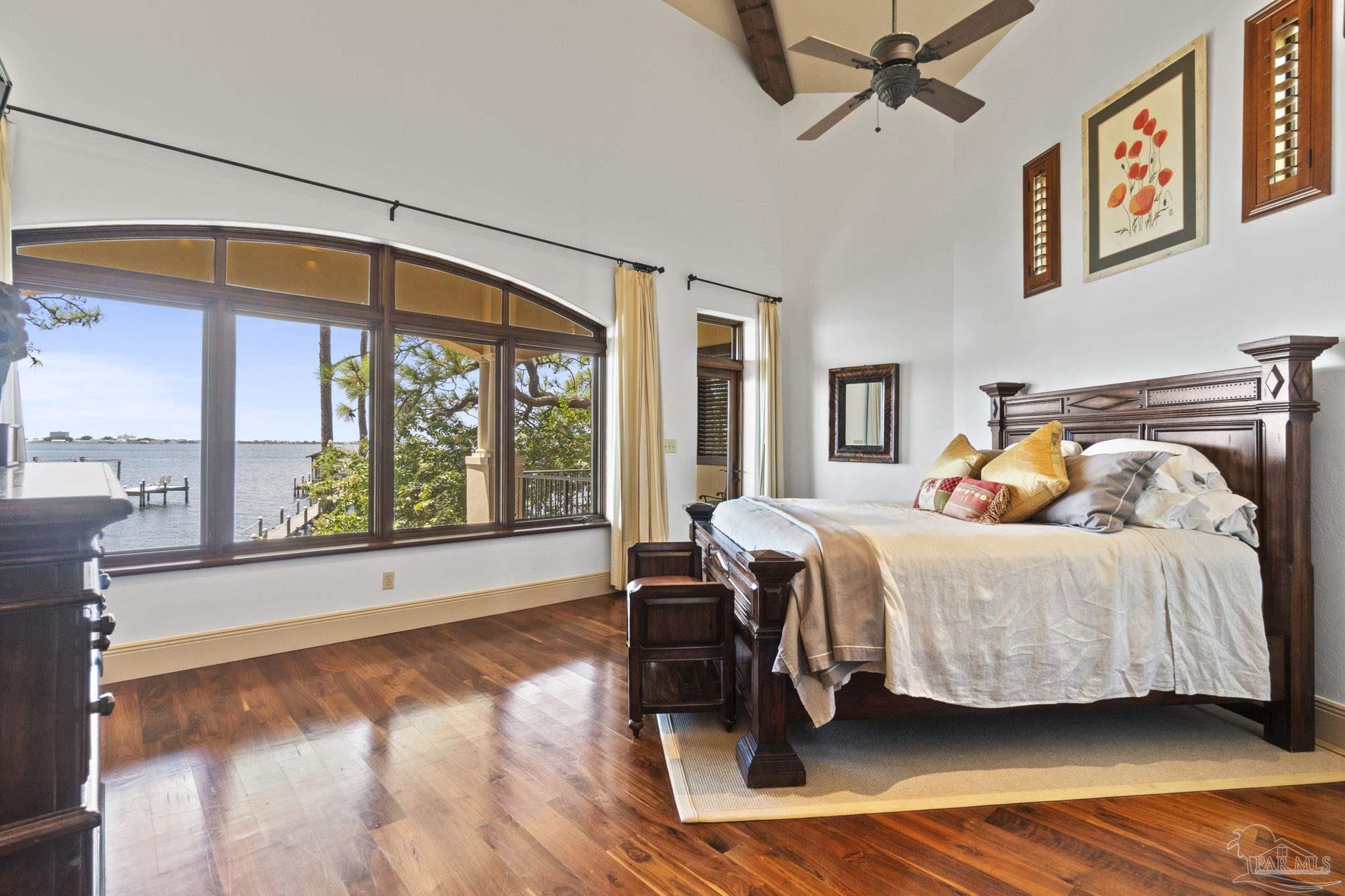 1203 Soundview Trl