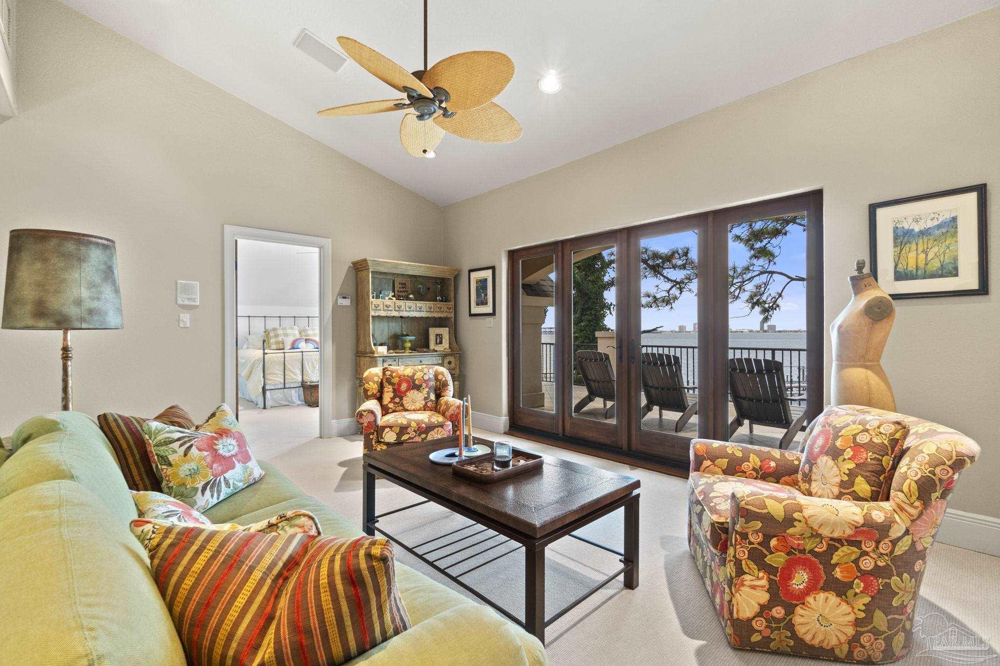1203 Soundview Trl