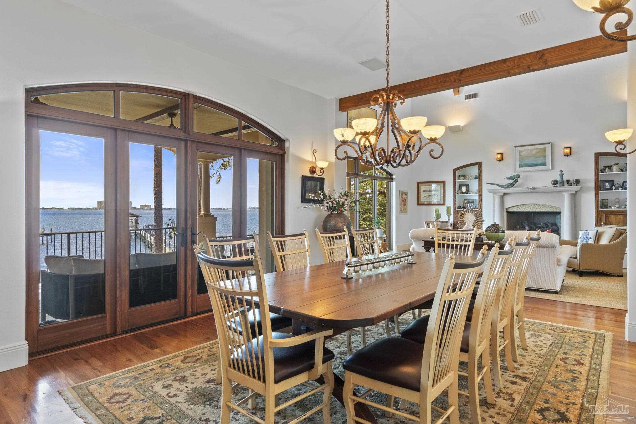 1203 Soundview Trl