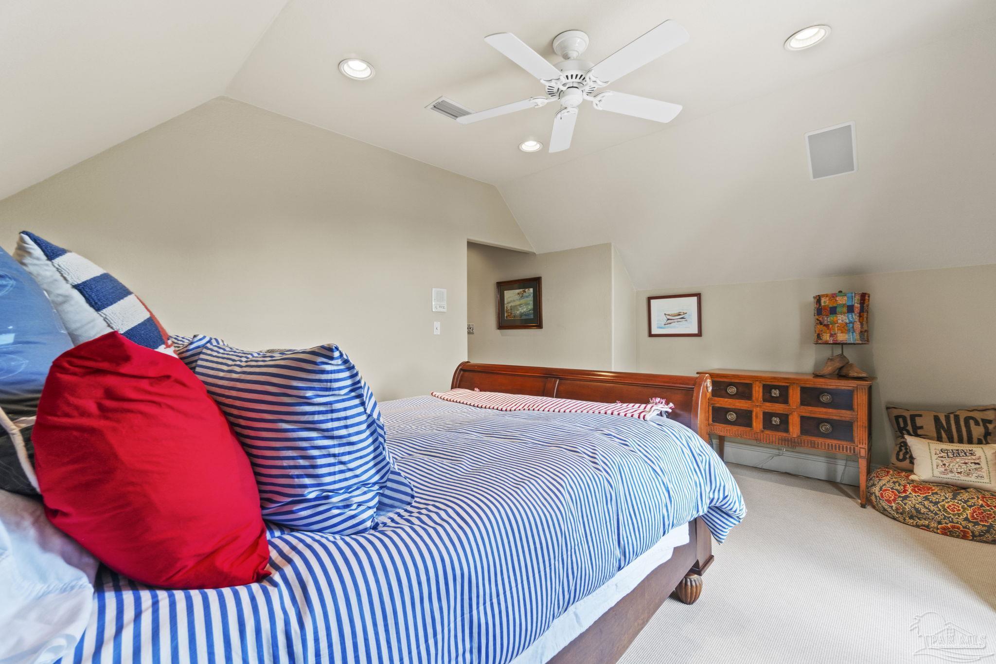 1203 Soundview Trl
