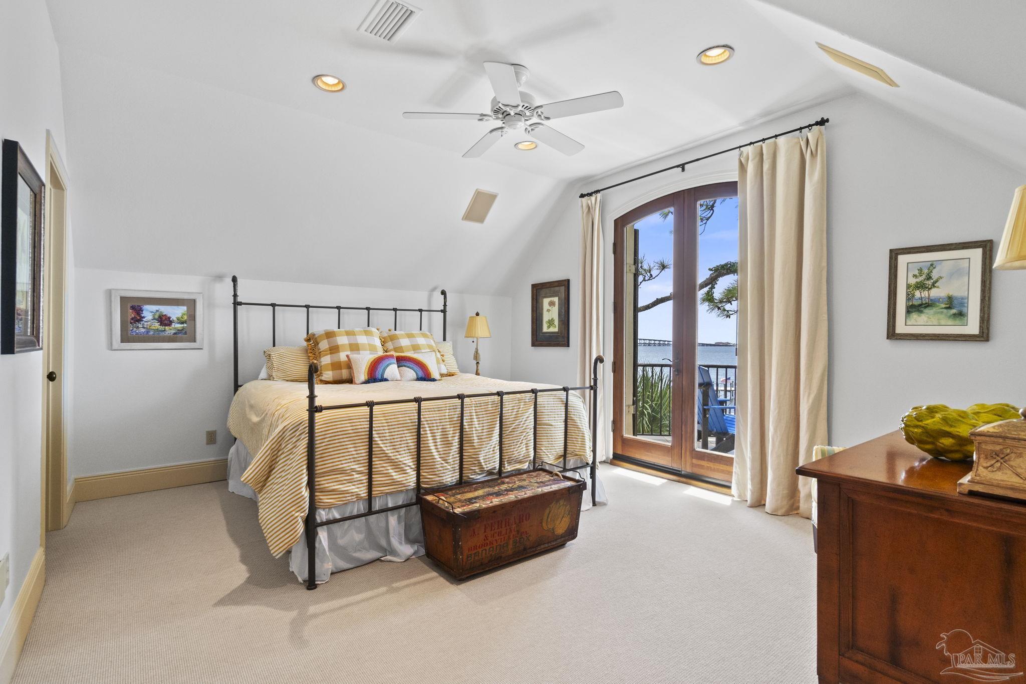 1203 Soundview Trl