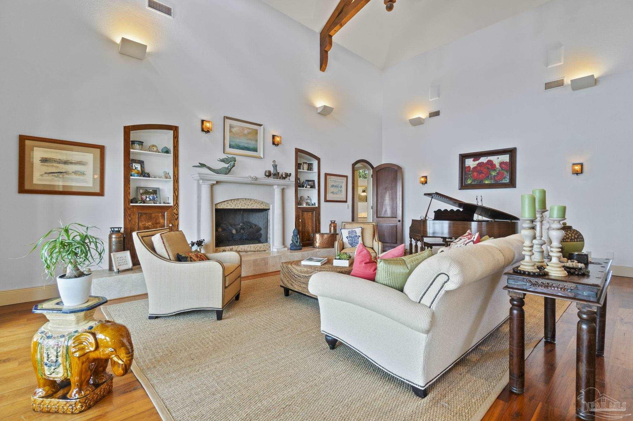1203 Soundview Trl