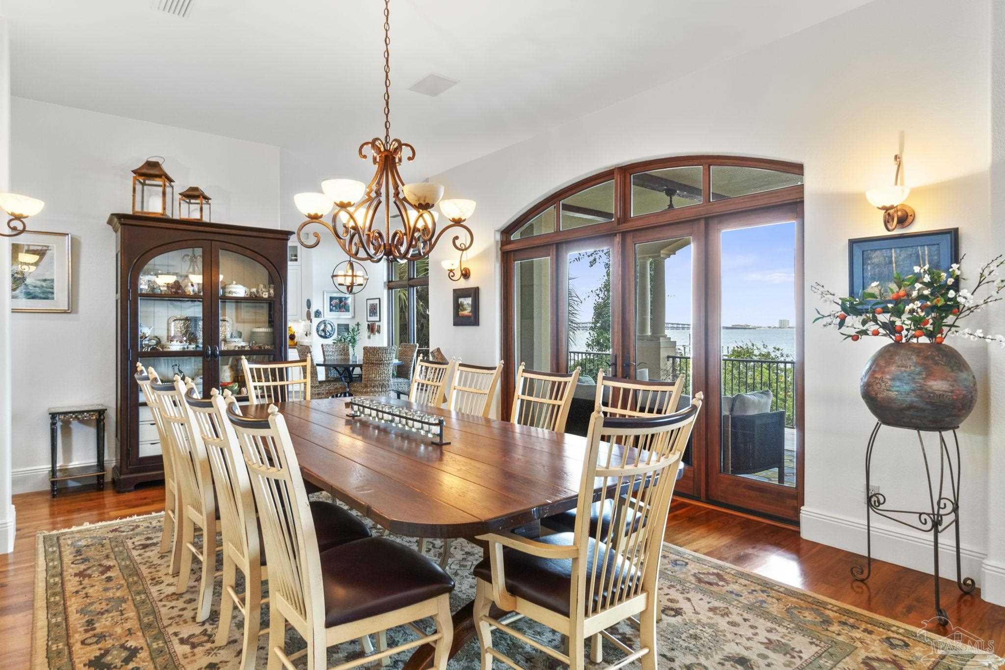 1203 Soundview Trl