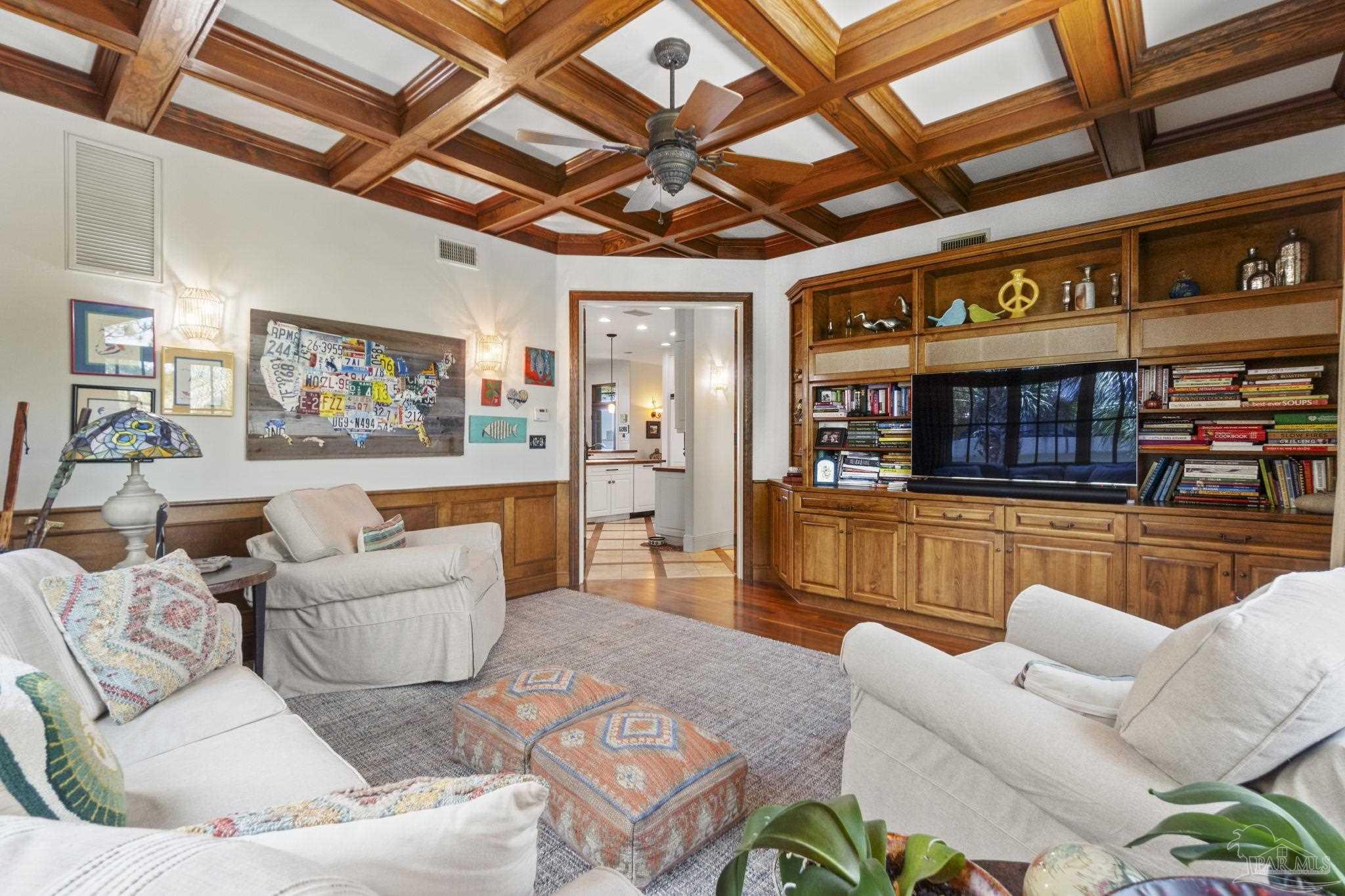 1203 Soundview Trl
