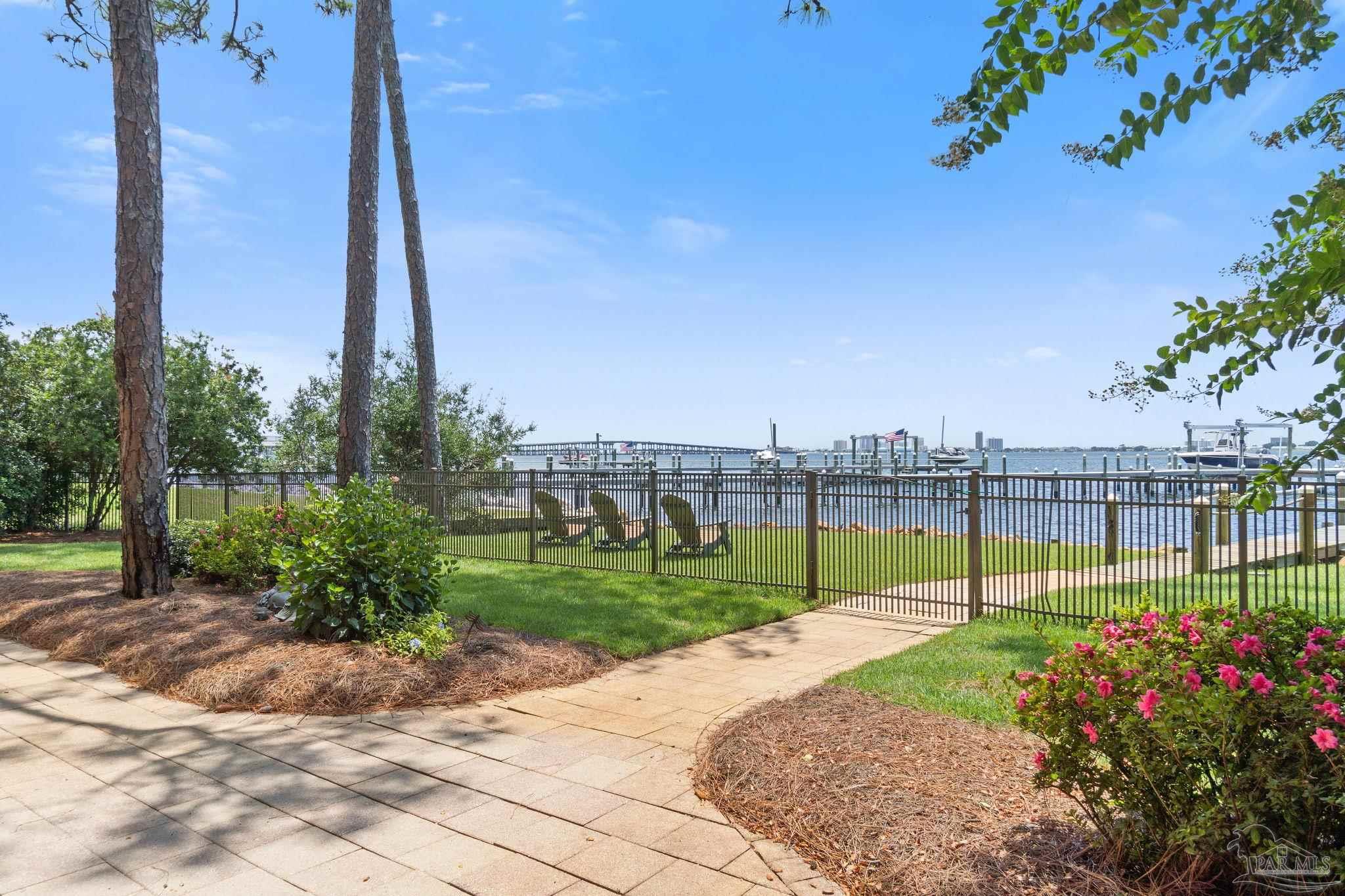 1203 Soundview Trl