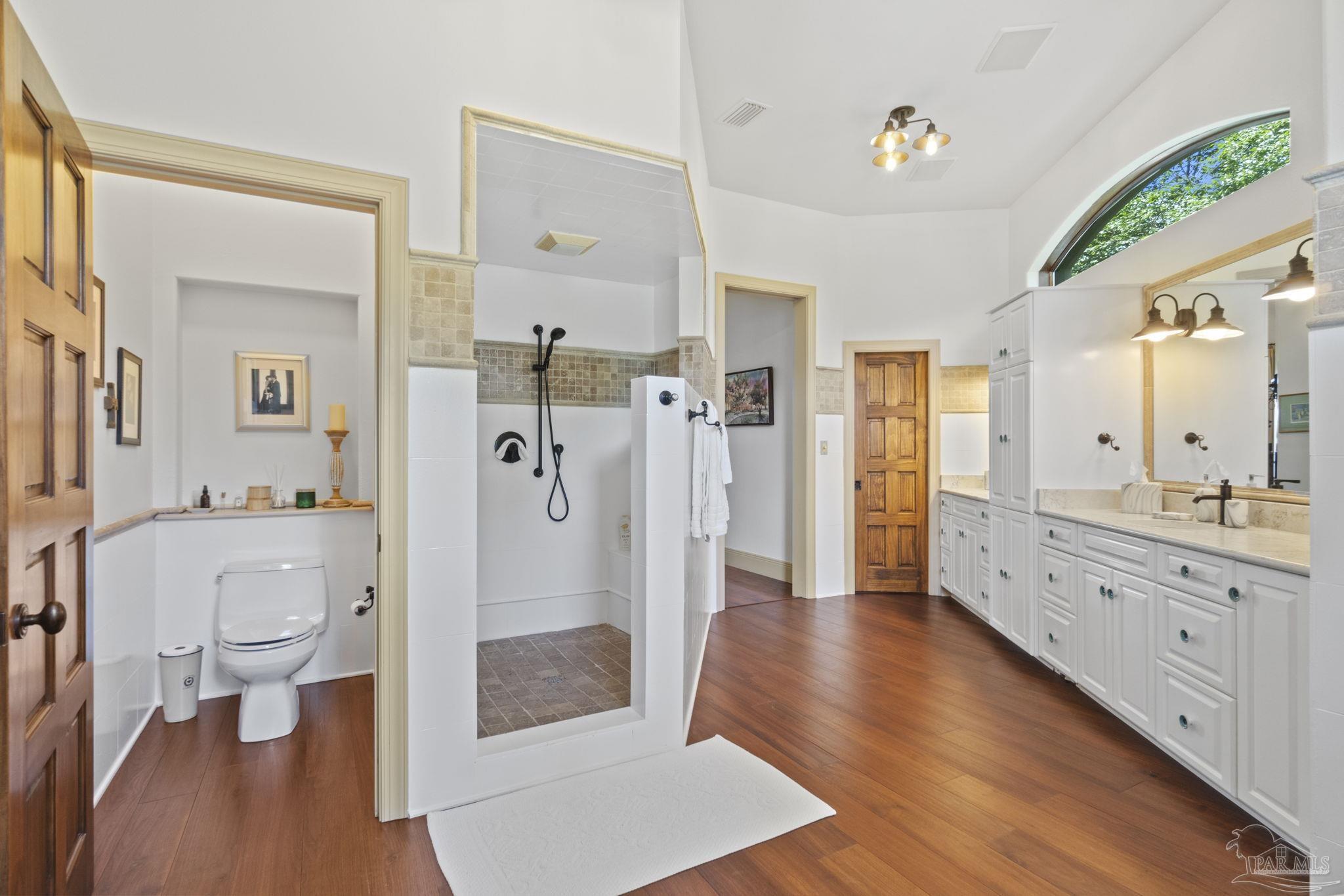 1203 Soundview Trl