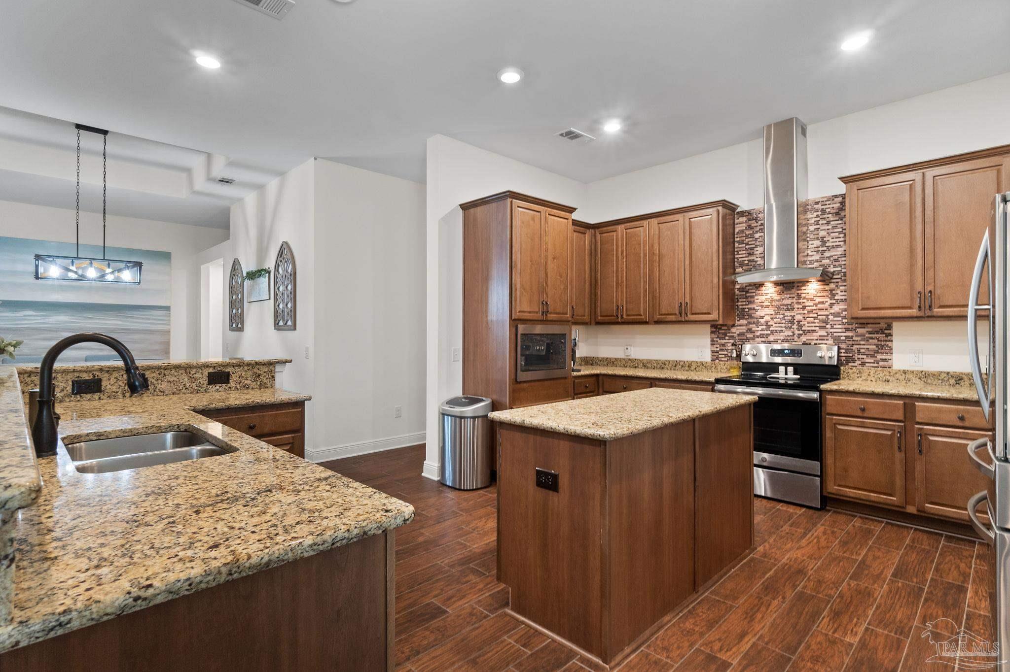 6111 Dollarweed Dr