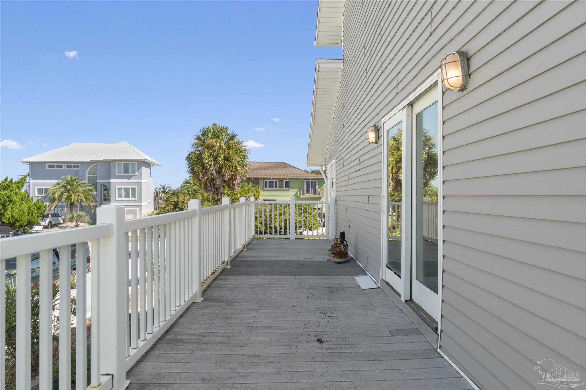 143 Le Port Dr