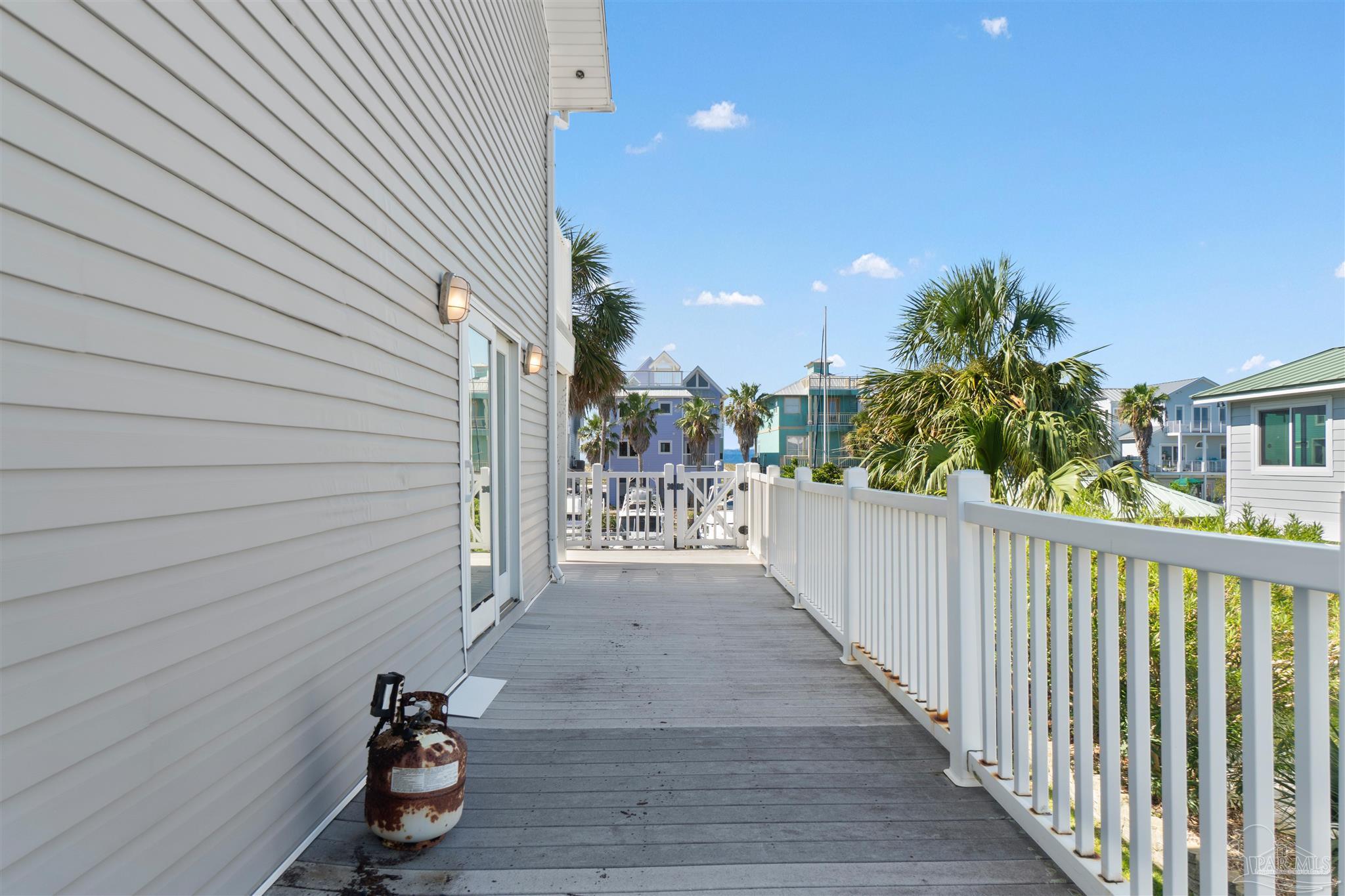 143 Le Port Dr
