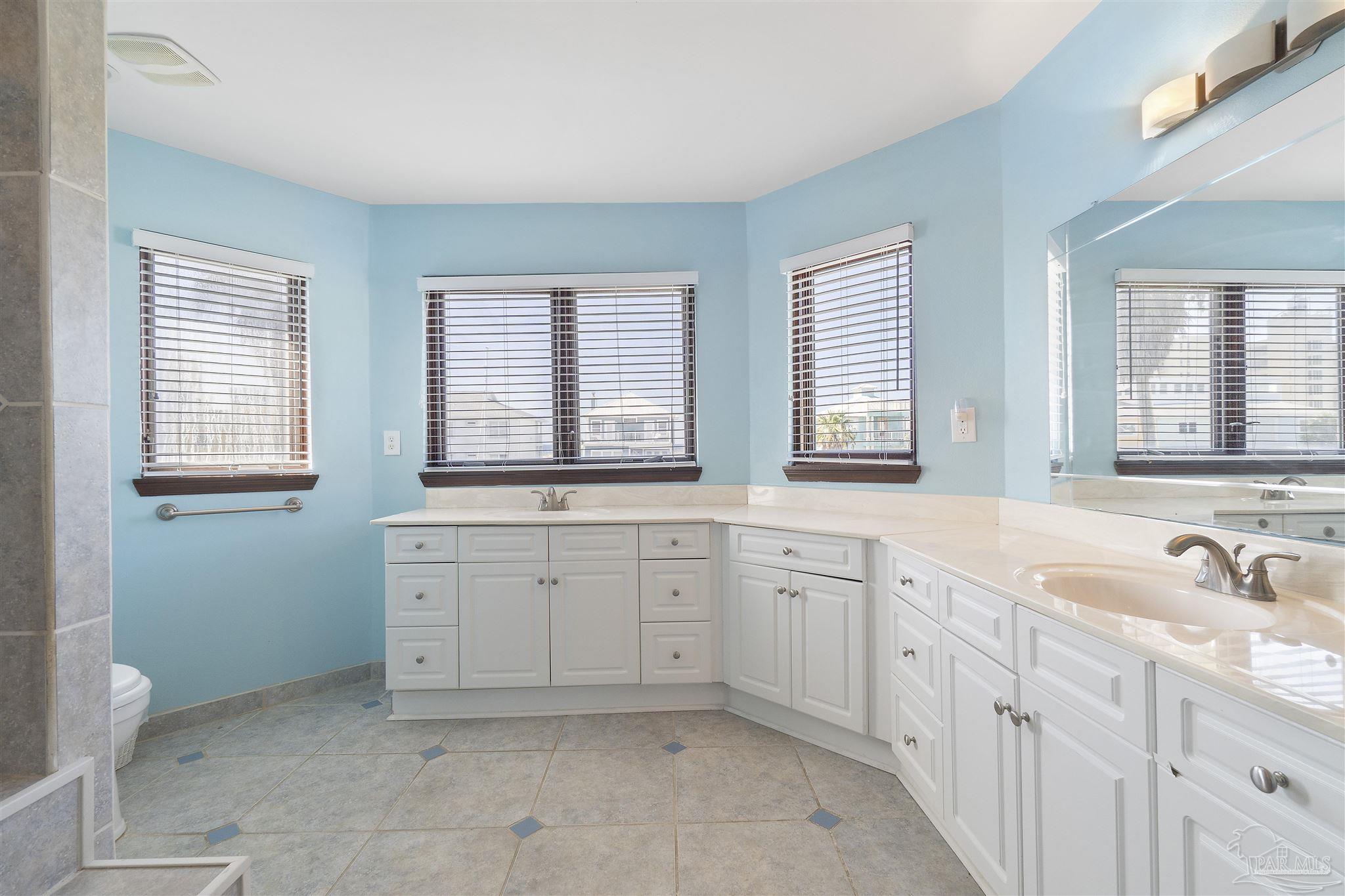 143 Le Port Dr