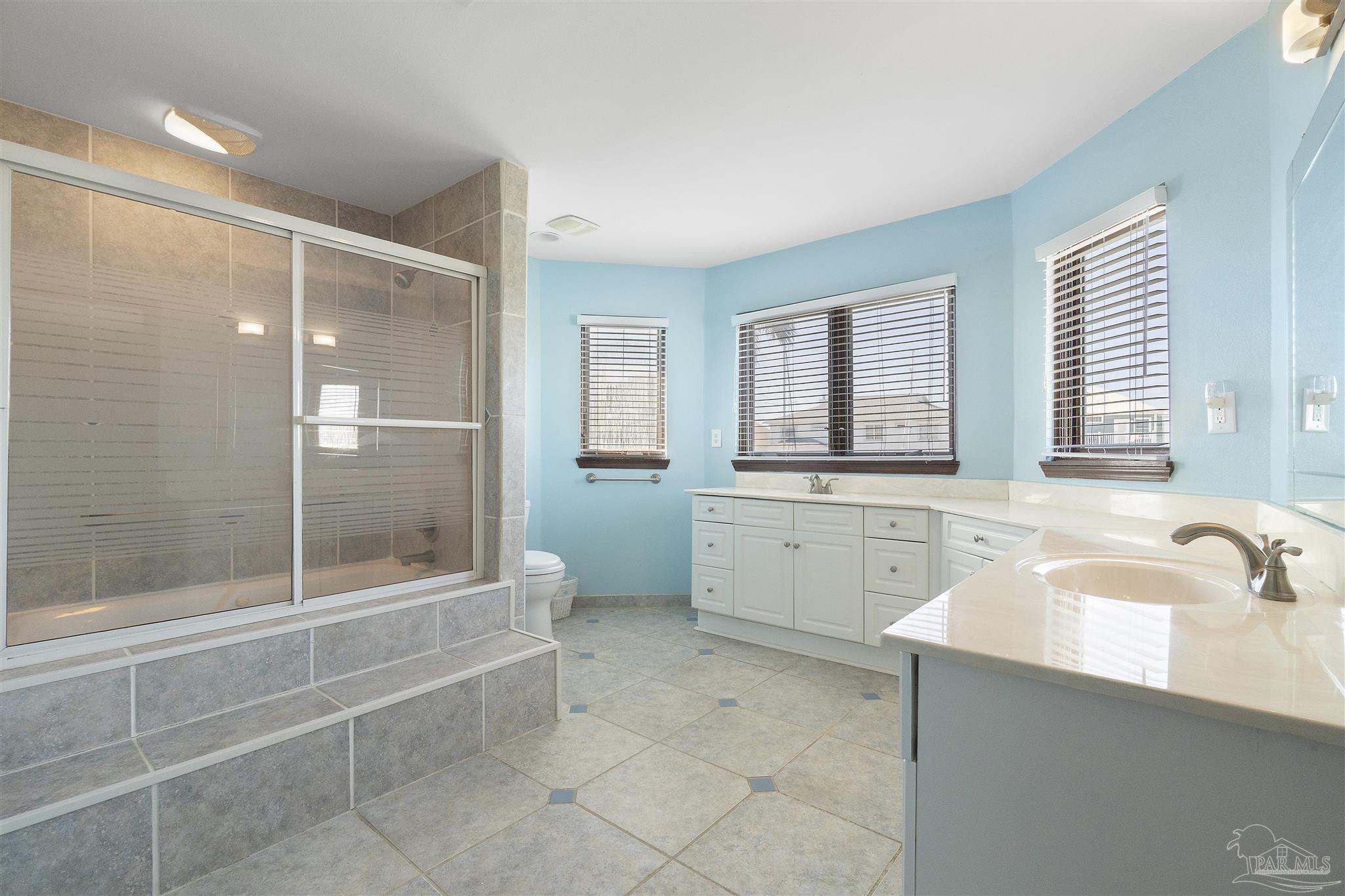 143 Le Port Dr