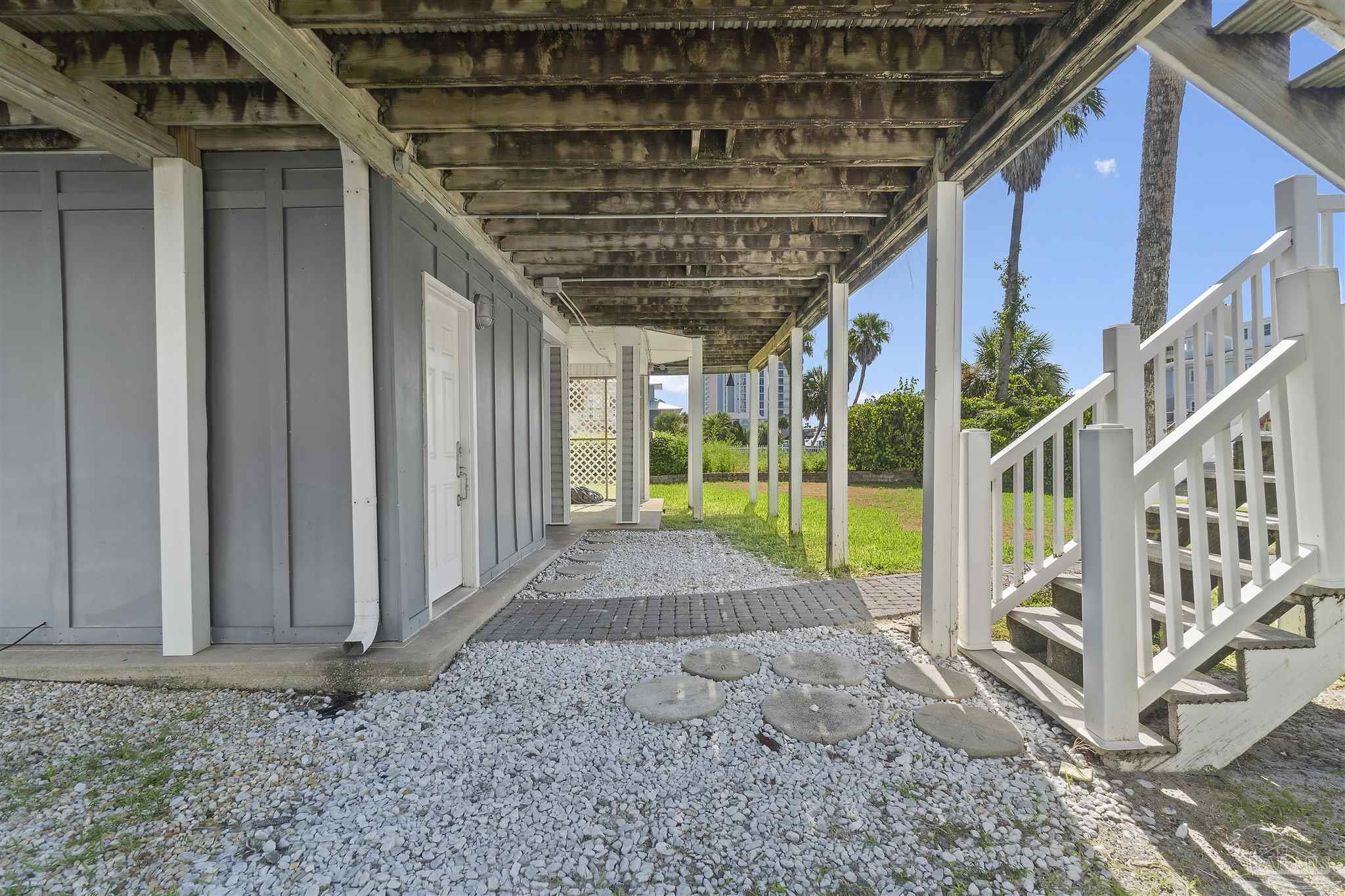 143 Le Port Dr