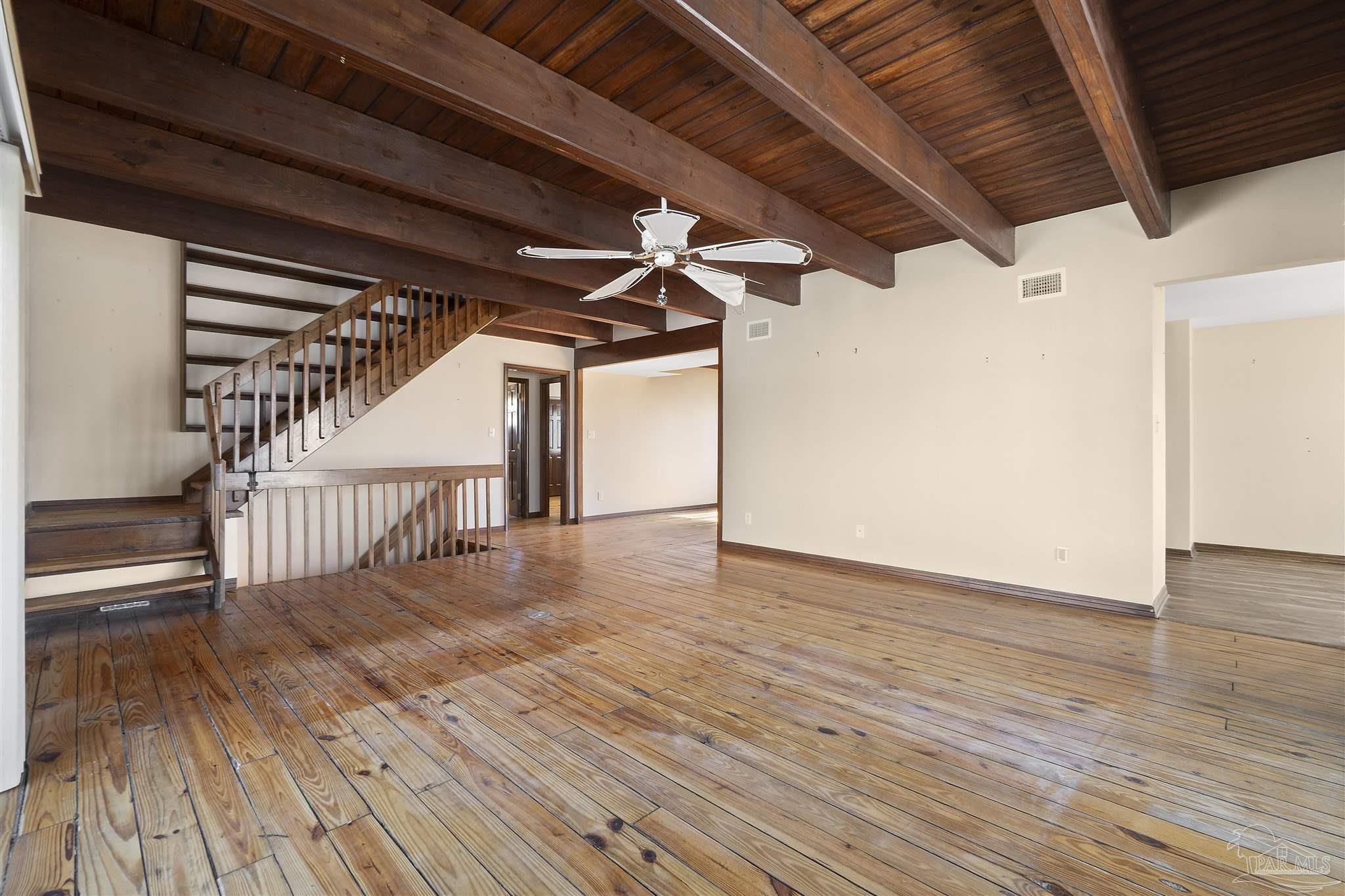 143 Le Port Dr