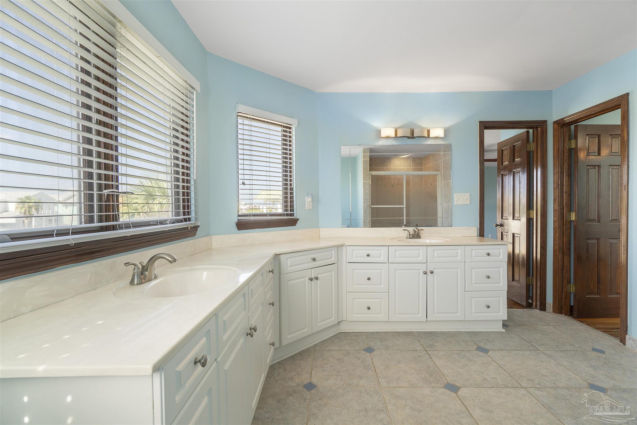 143 Le Port Dr