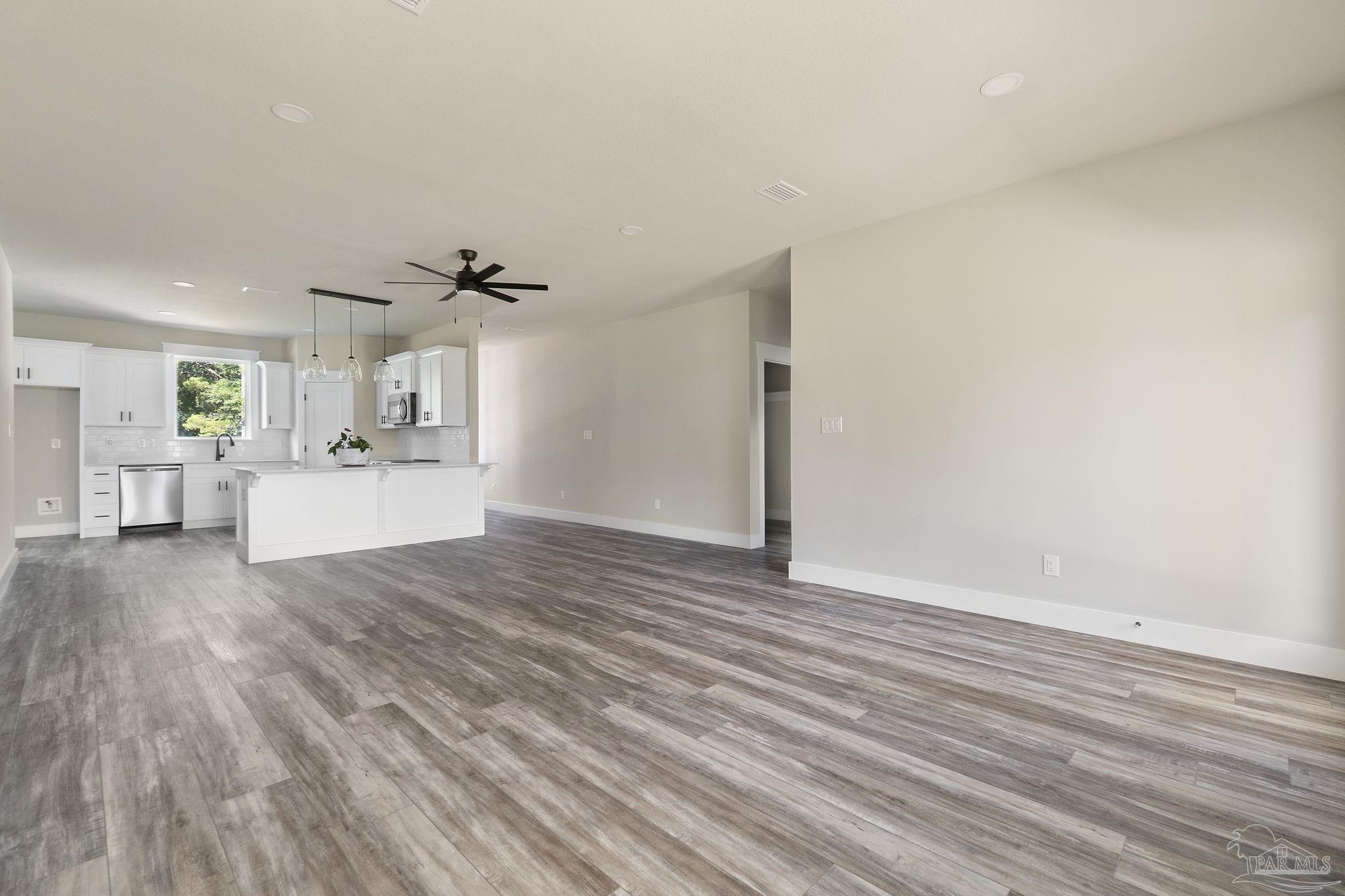 1620 Woodlawn Beach Rd