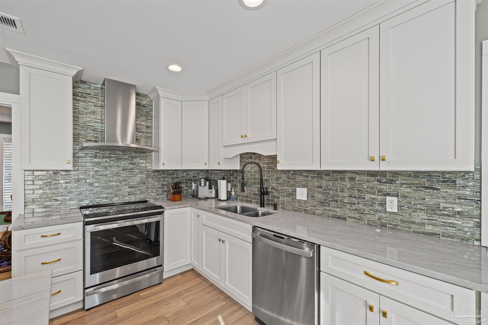 405 Silverthorn Rd, Gulf Breeze