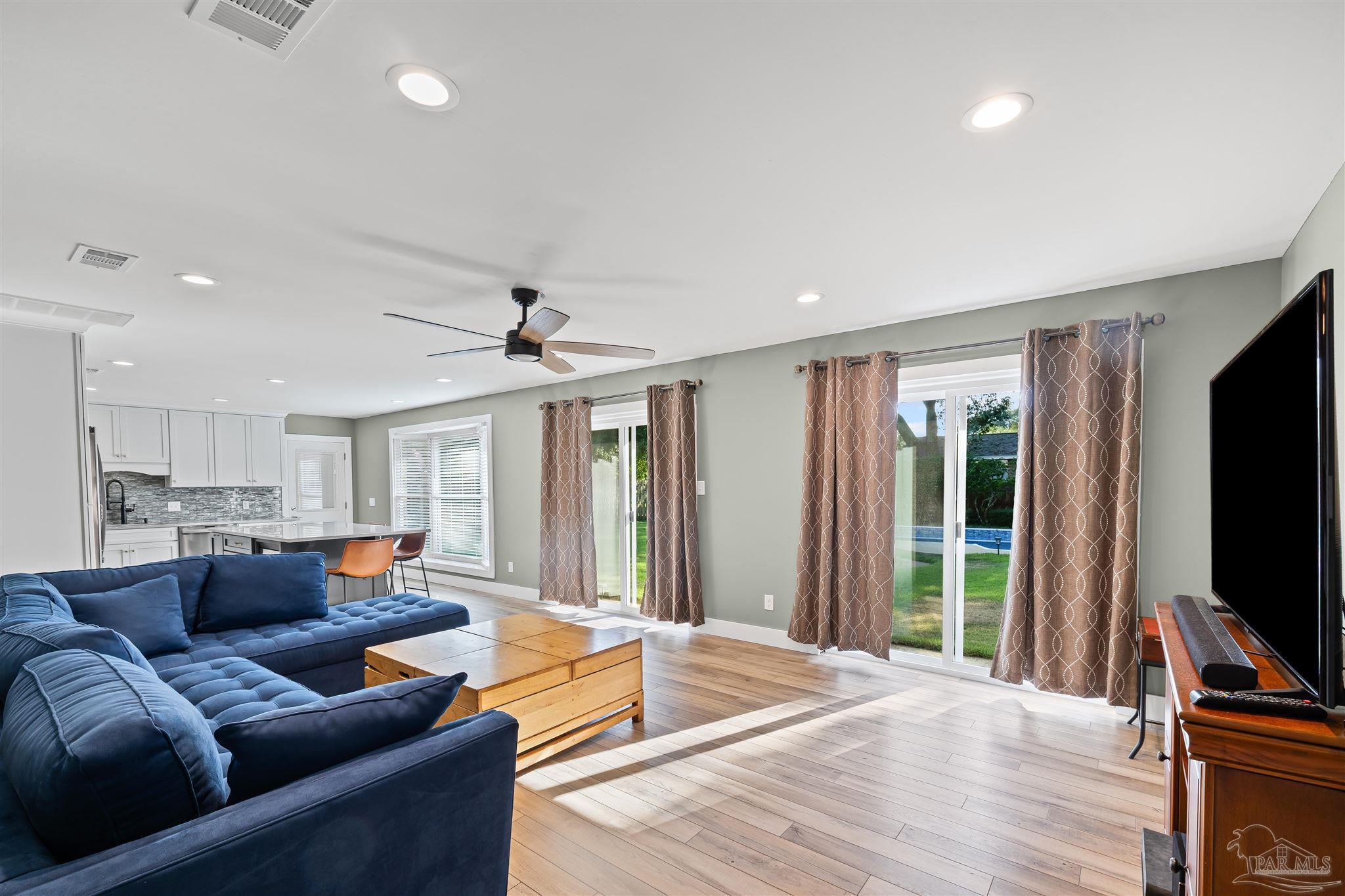 405 Silverthorn Rd, Gulf Breeze