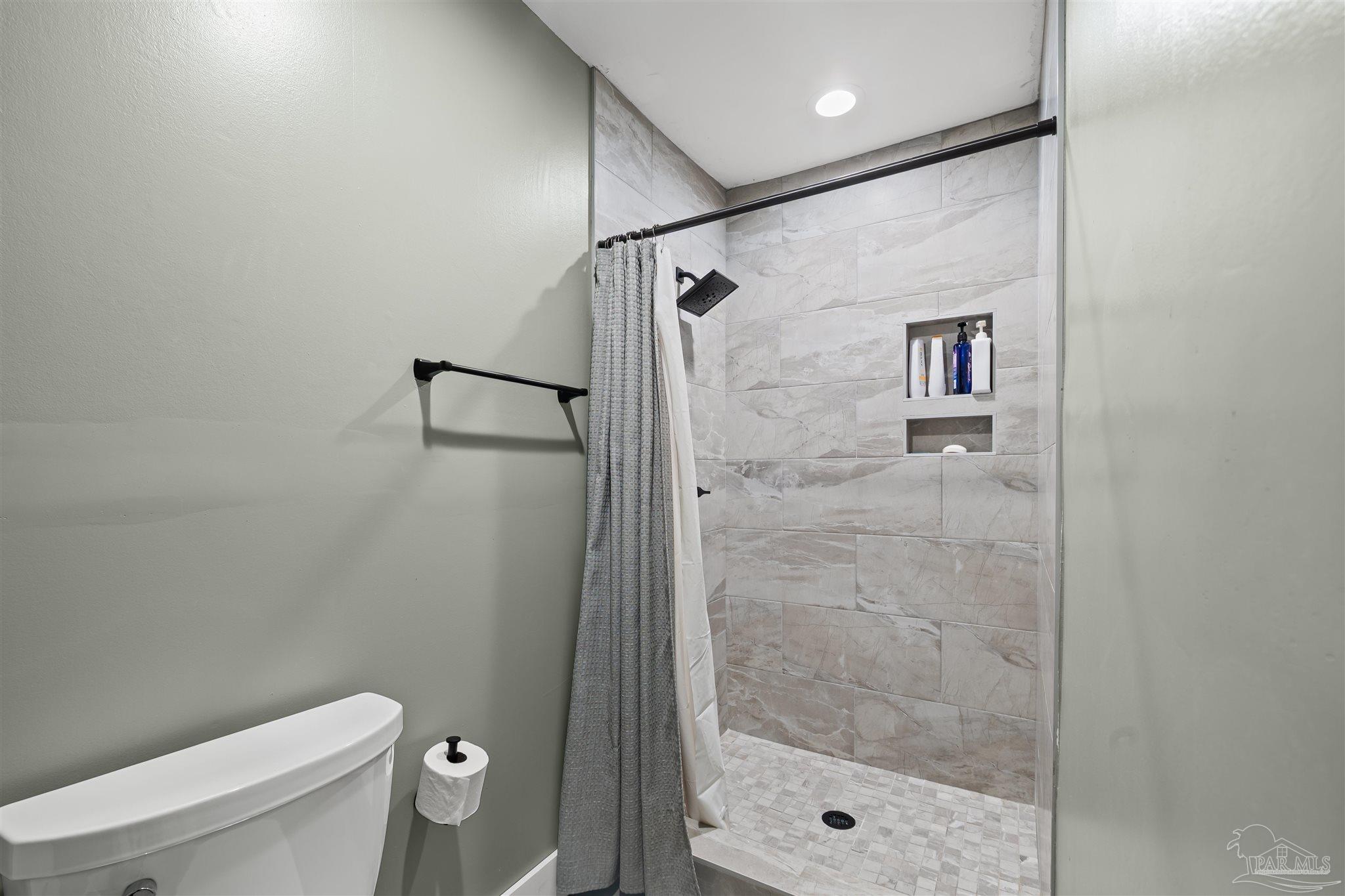 405 Silverthorn Rd, Gulf Breeze