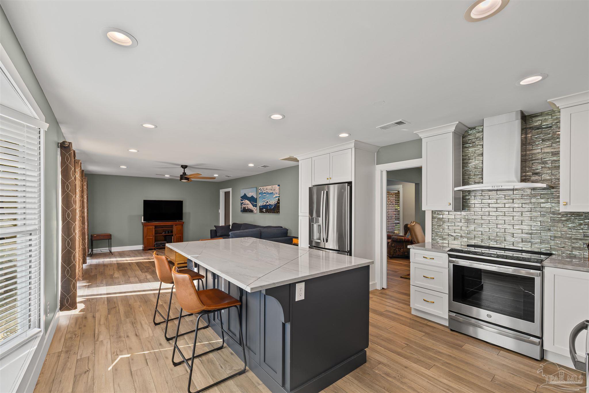 405 Silverthorn Rd, Gulf Breeze