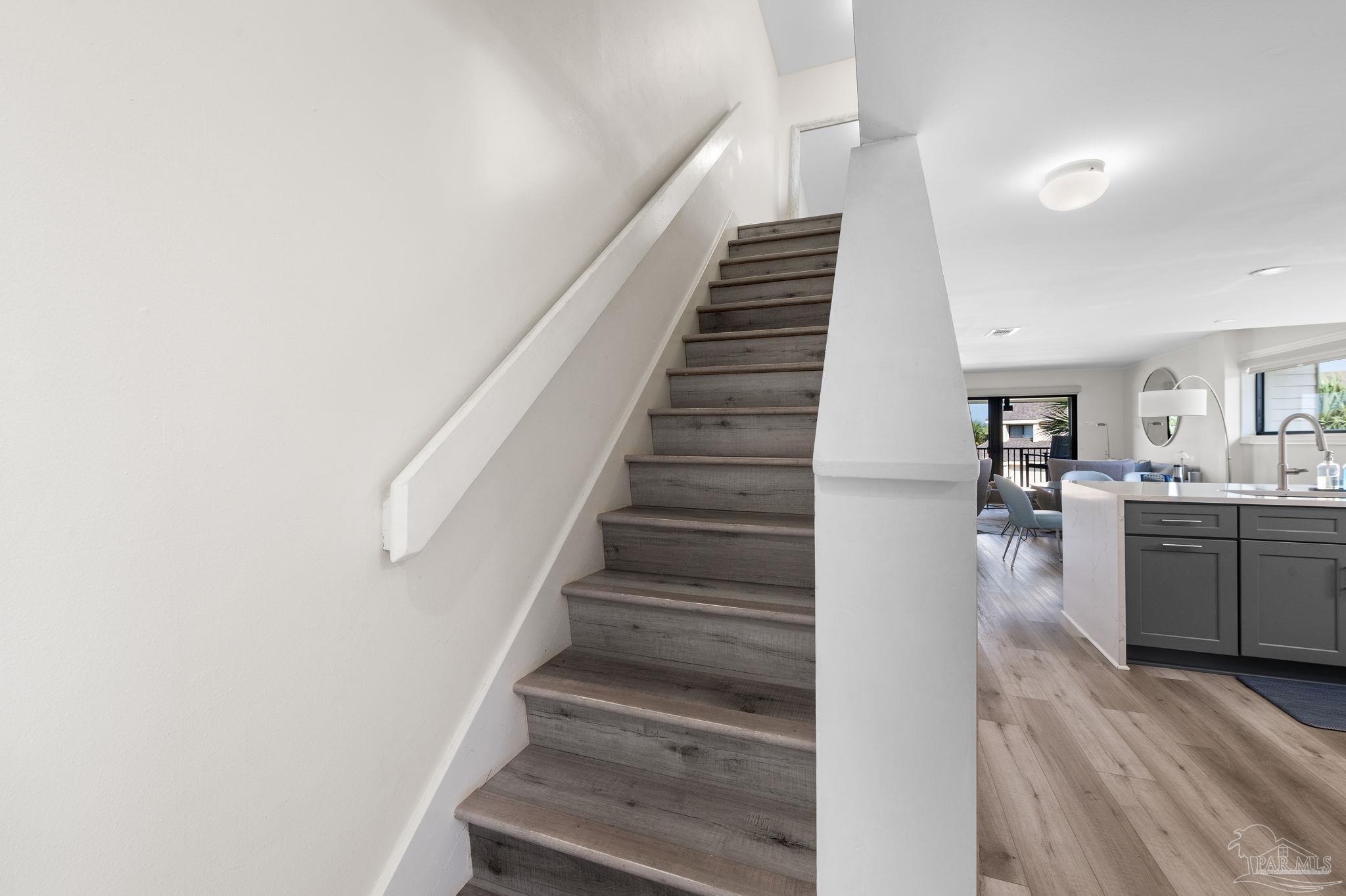 900 Ft Pickens Rd # 721