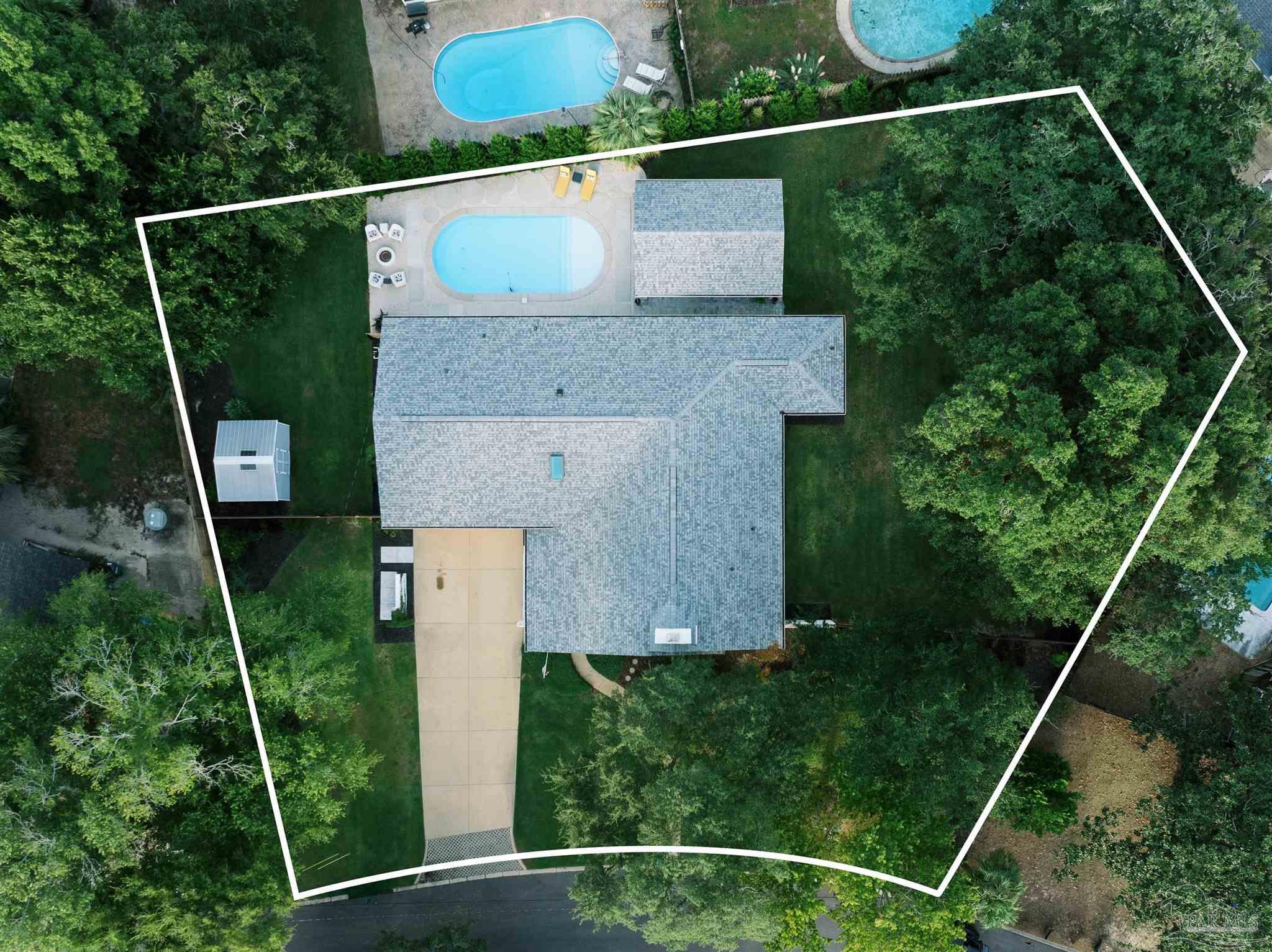 505 Boxwood Ln