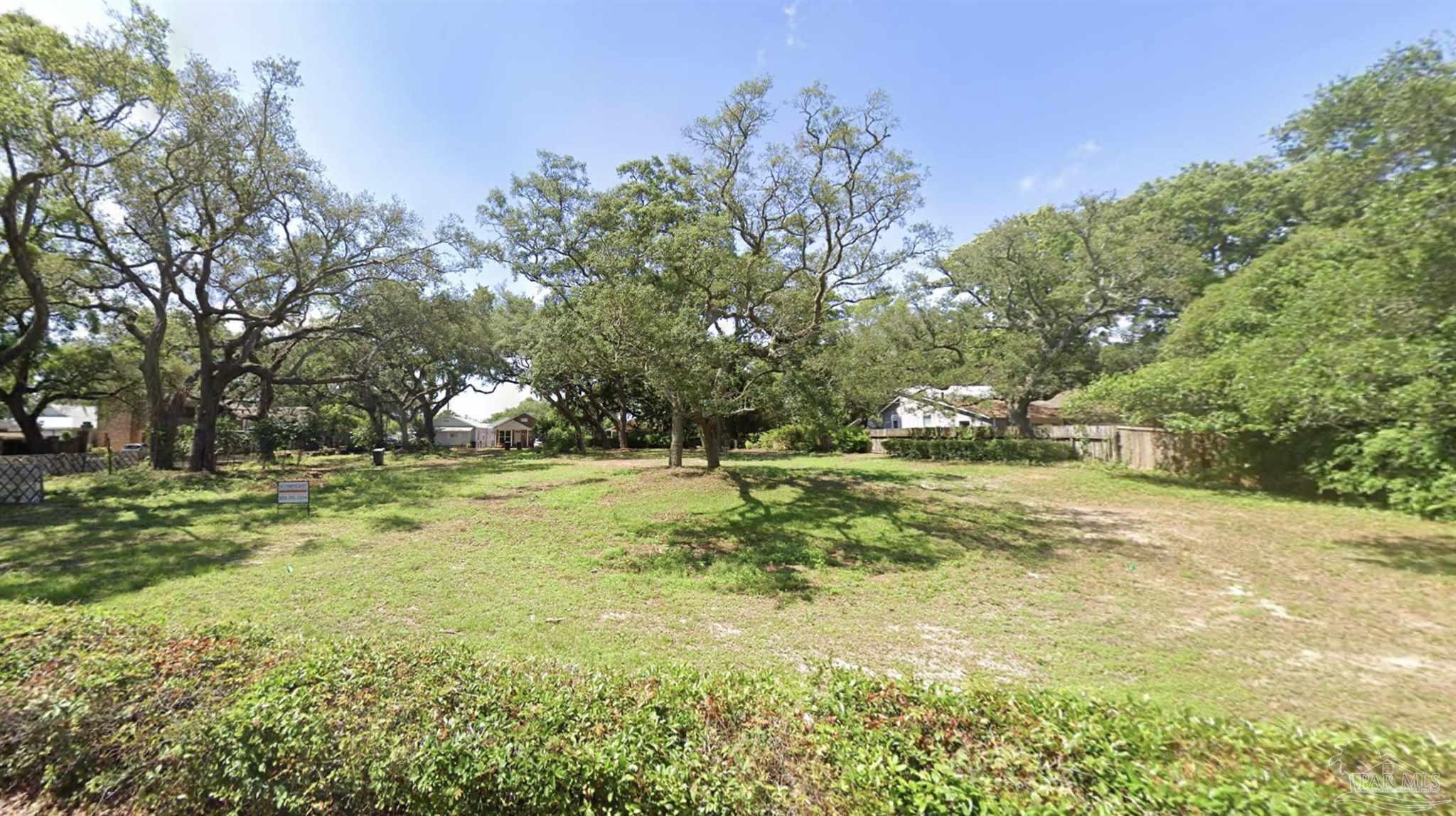 250 Bayshore Dr, Pensacola