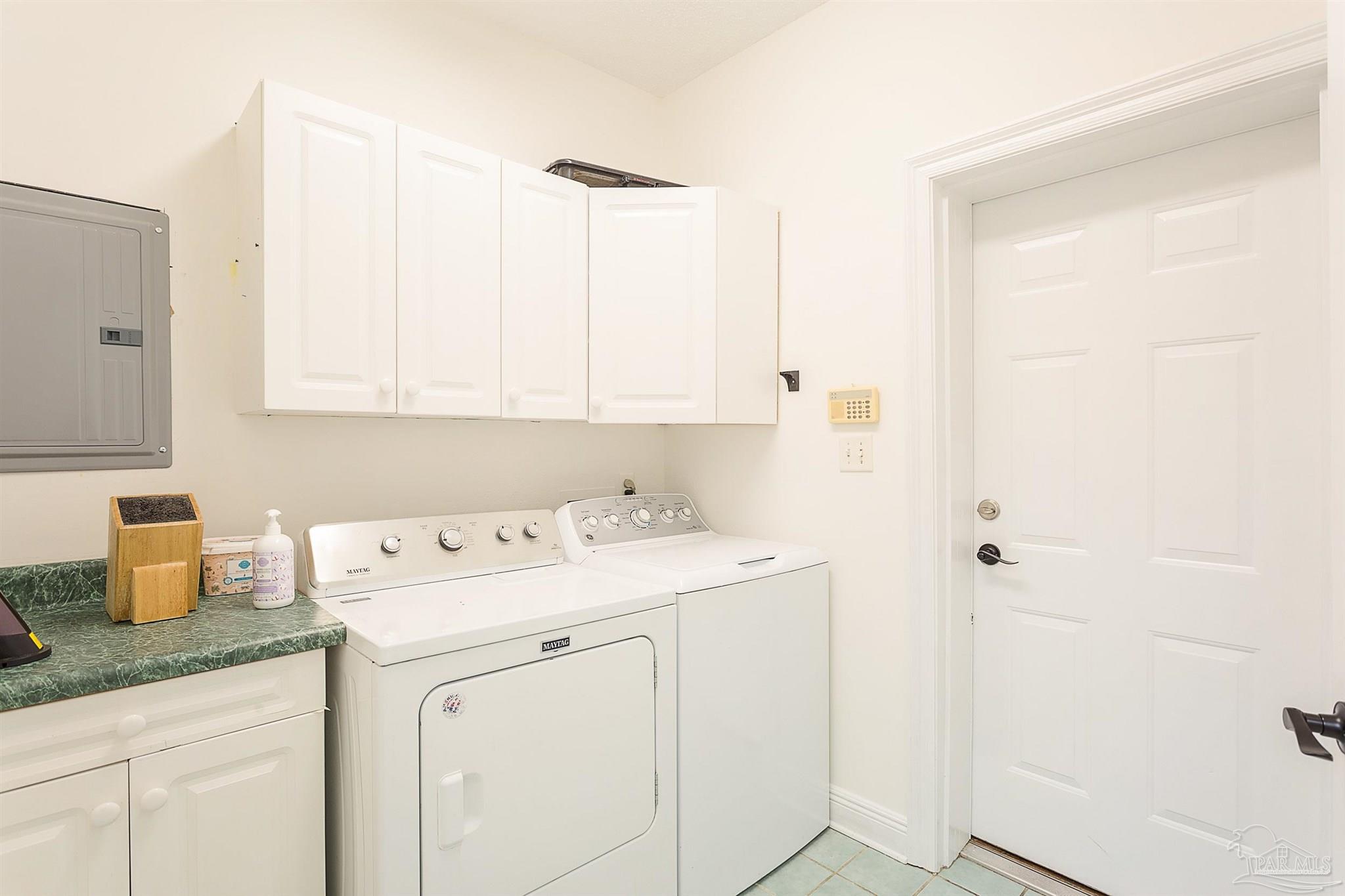 1284 Point East Cir