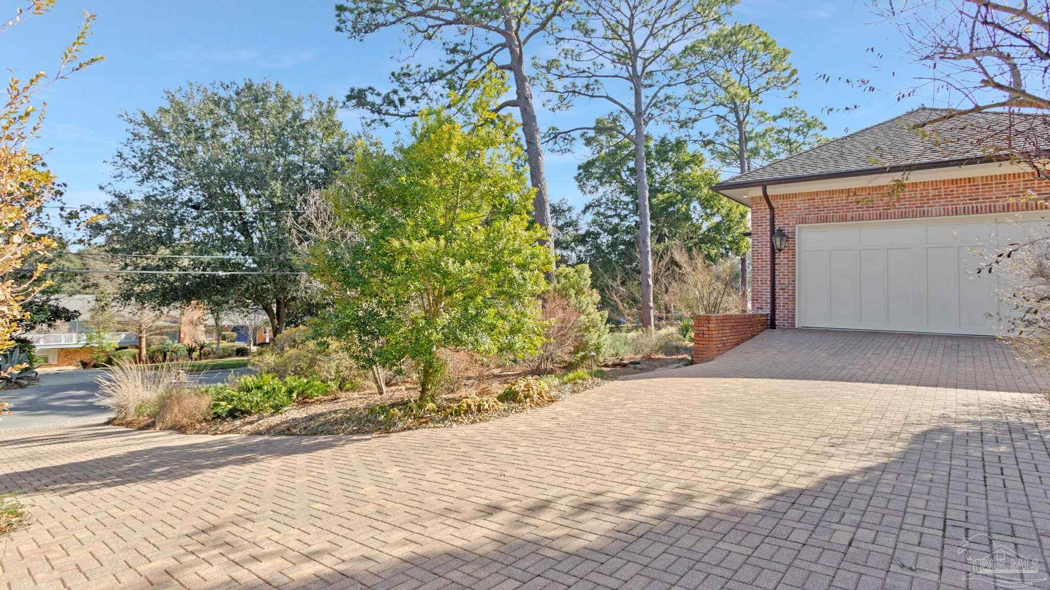 2701 Blackshear Ave