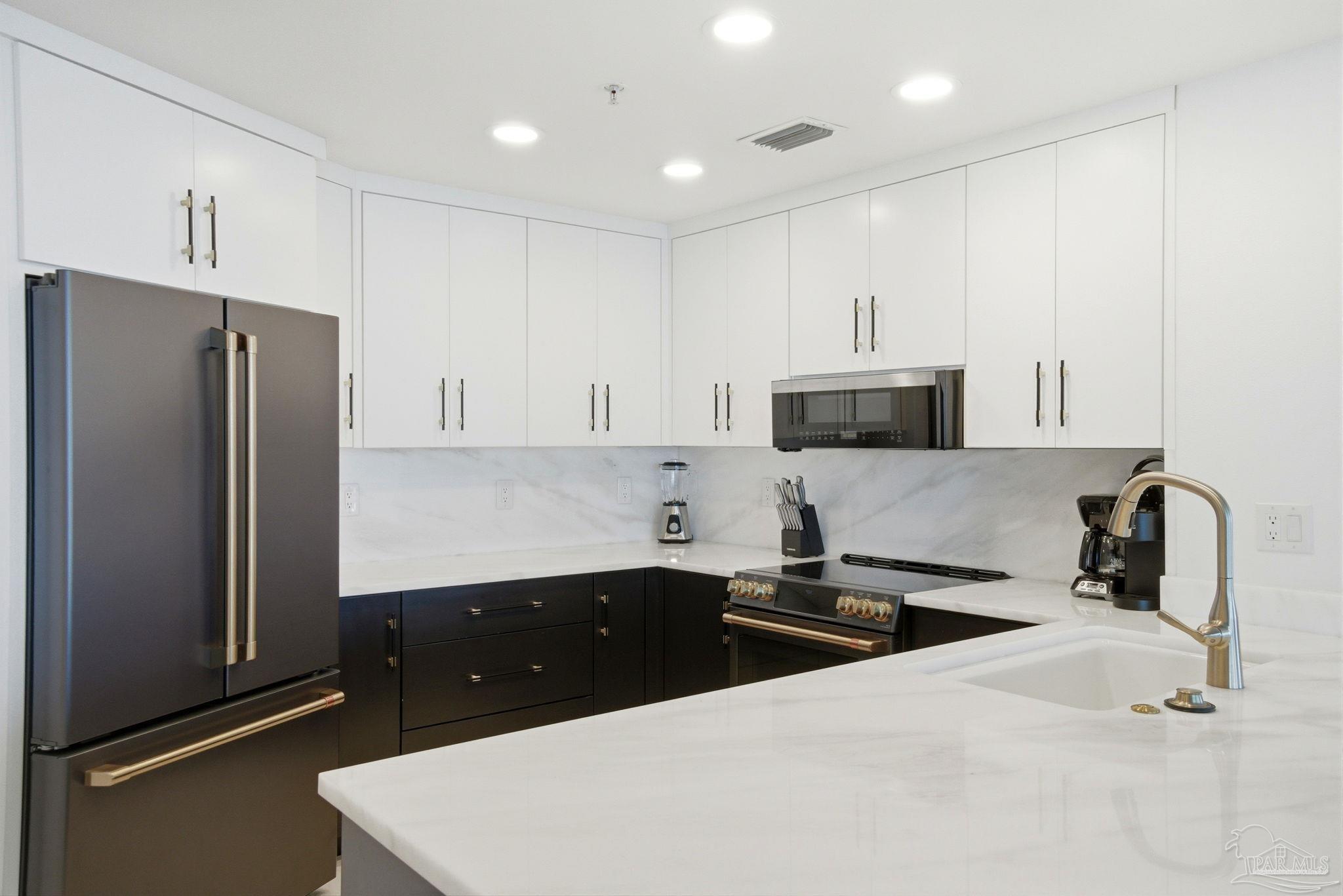 1 Portofino Dr # 904